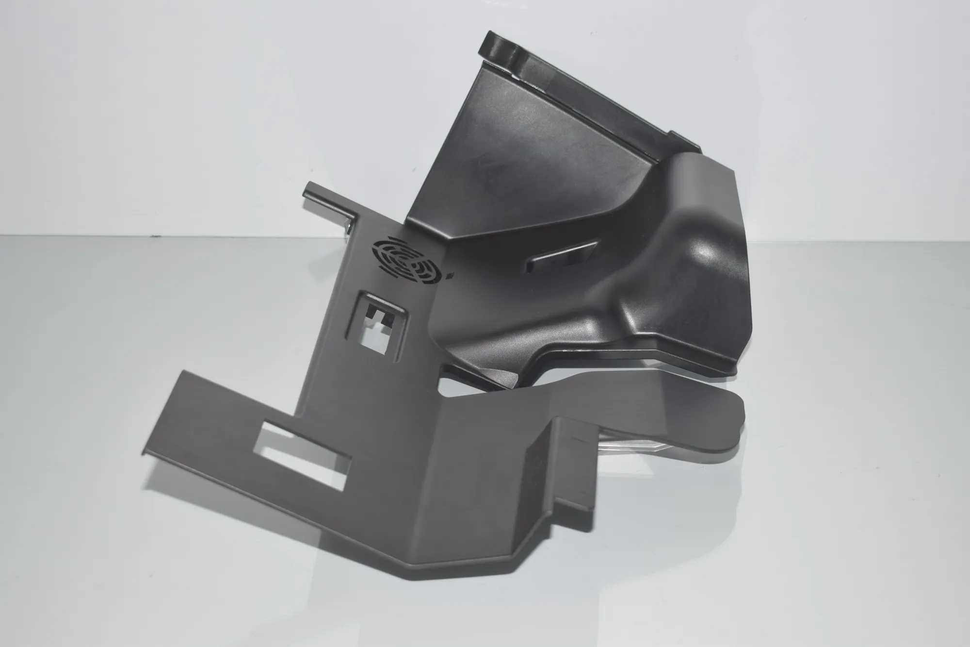 Dashboard Lower Trim – OEM 9283030 · BMW i3 (I01) Hybrid 2016 – 3