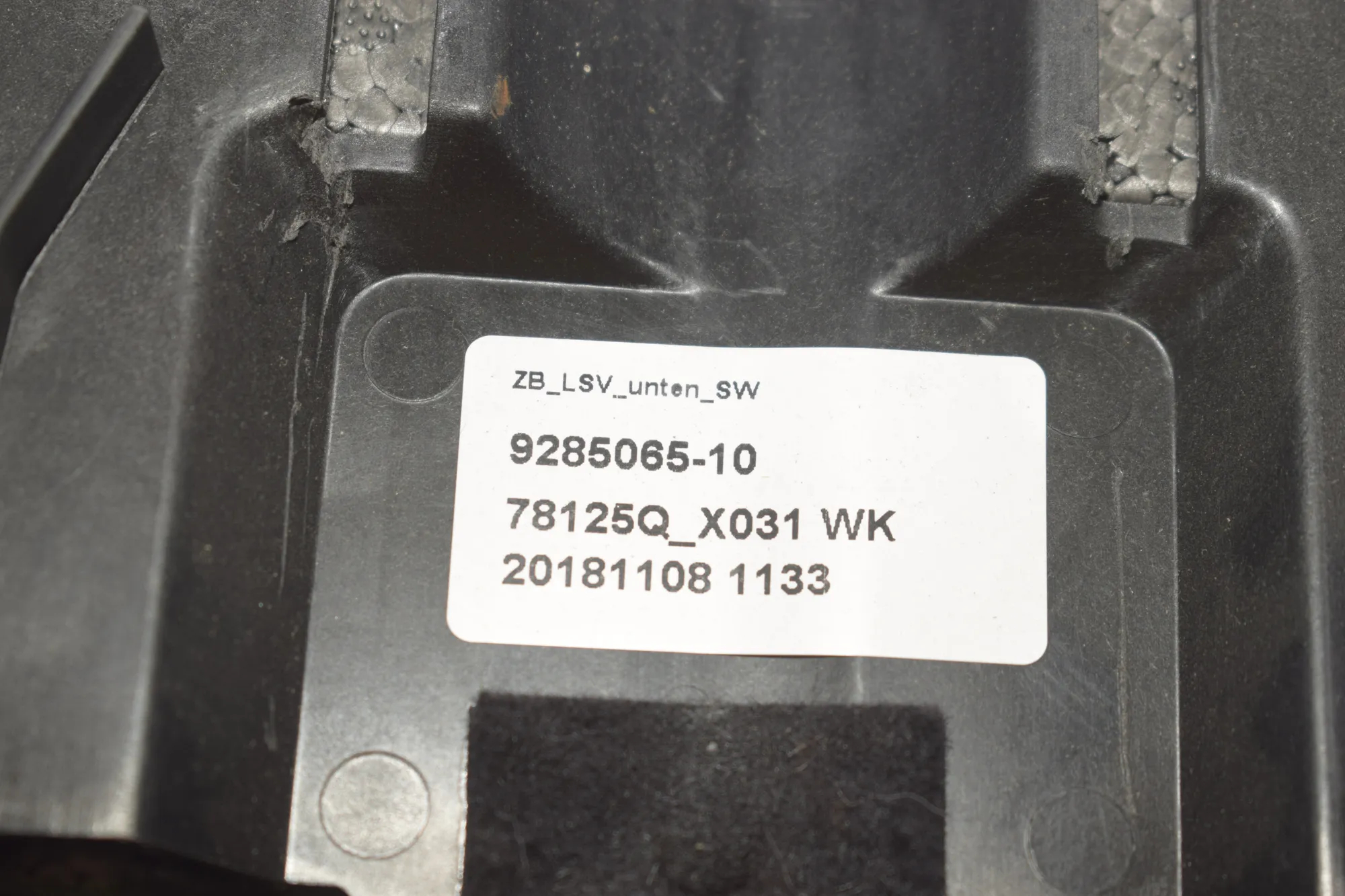 Steering Mechanism Trim – OEM 9285065 · BMW i3 (I01) Hybrid 2016 – 8