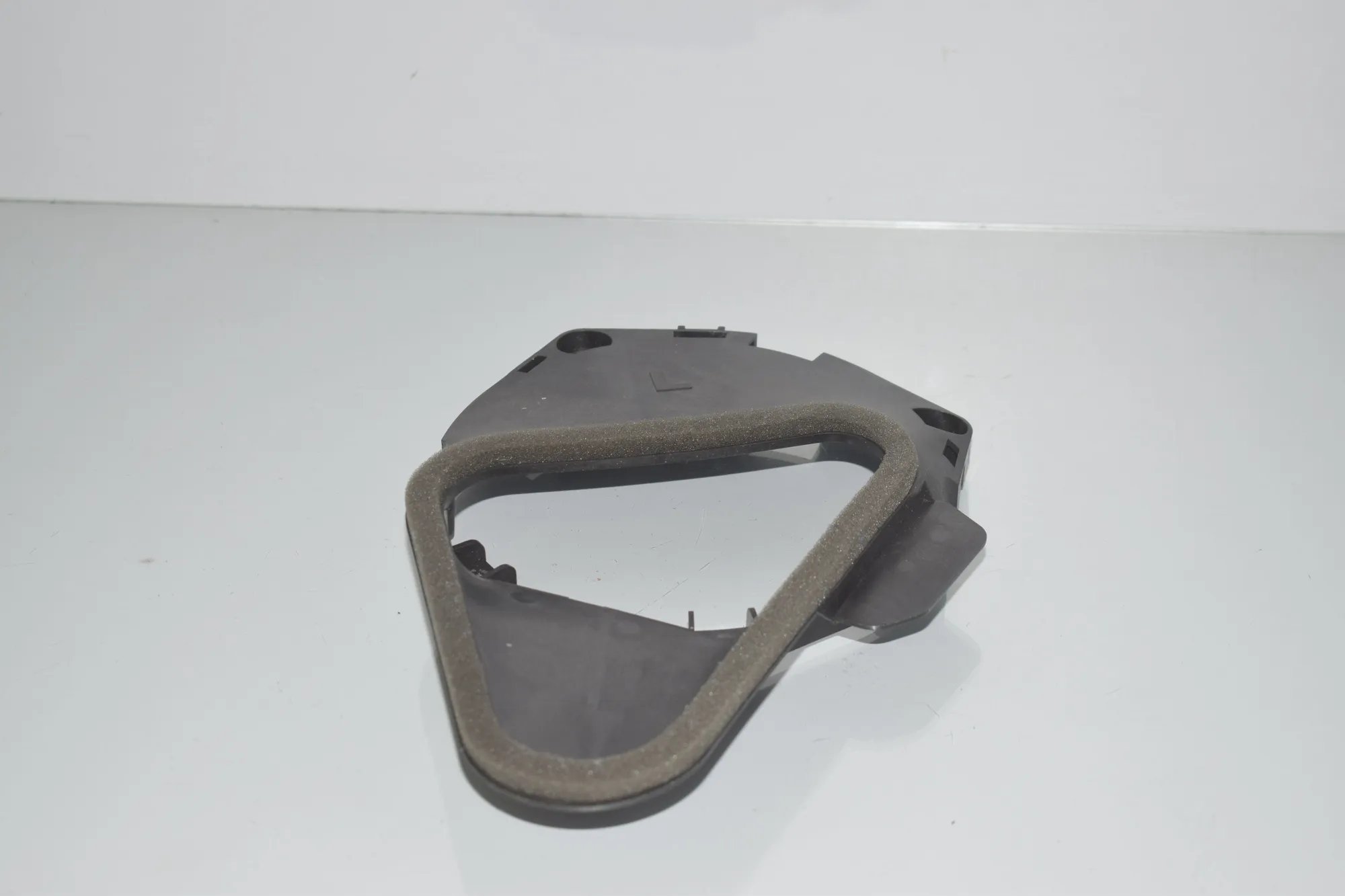 Loudspeaker Cover – OEM 9295047 · BMW i3 (I01) Hybrid 2016