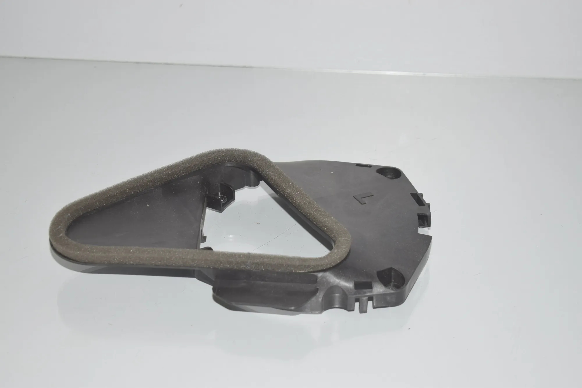 Loudspeaker Cover – OEM 9295047 · BMW i3 (I01) Hybrid 2016 – 3