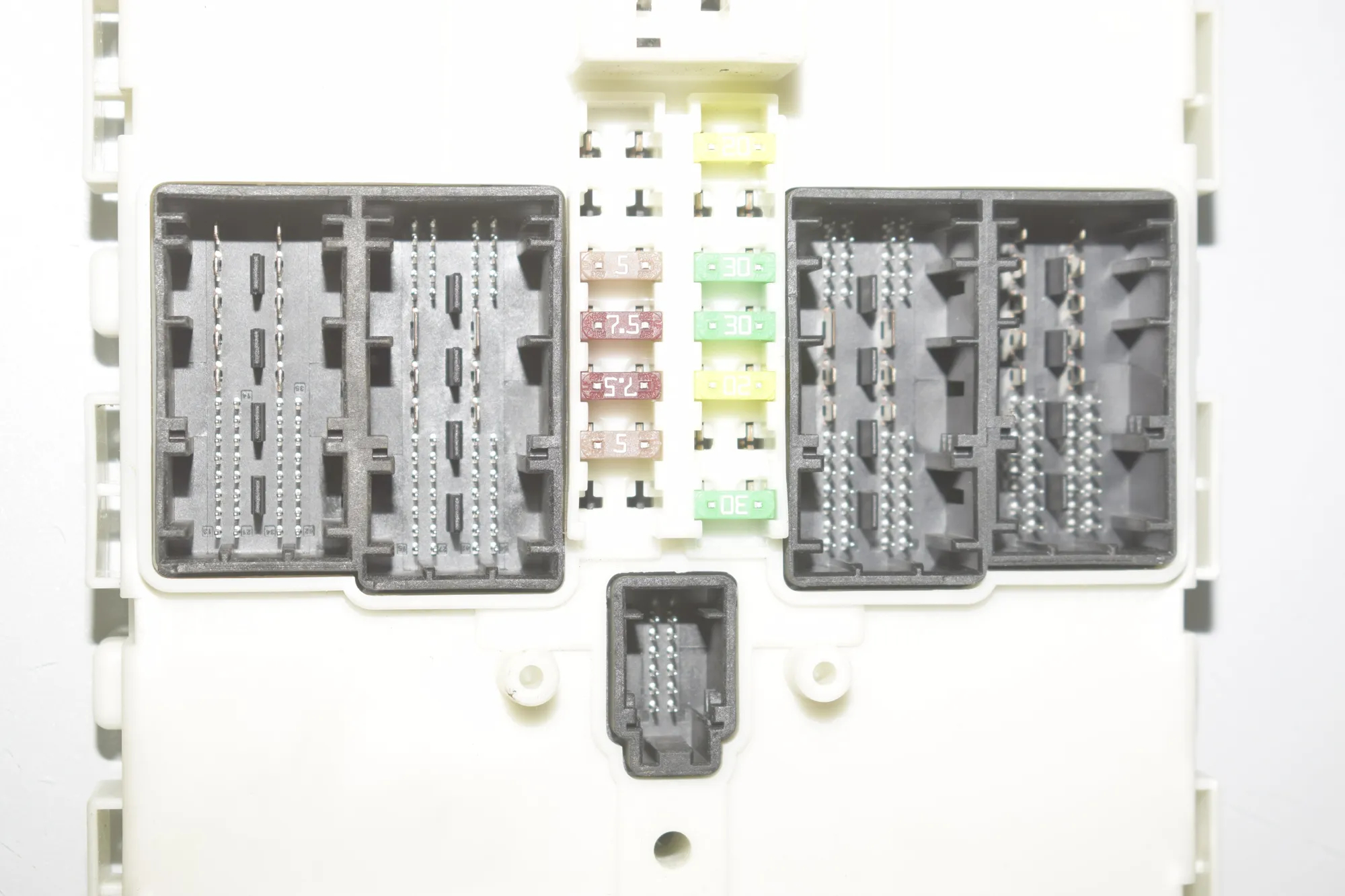 Other Control Units – OEM 6821967 · BMW i3 (I01) Hybrid 2016 – 6