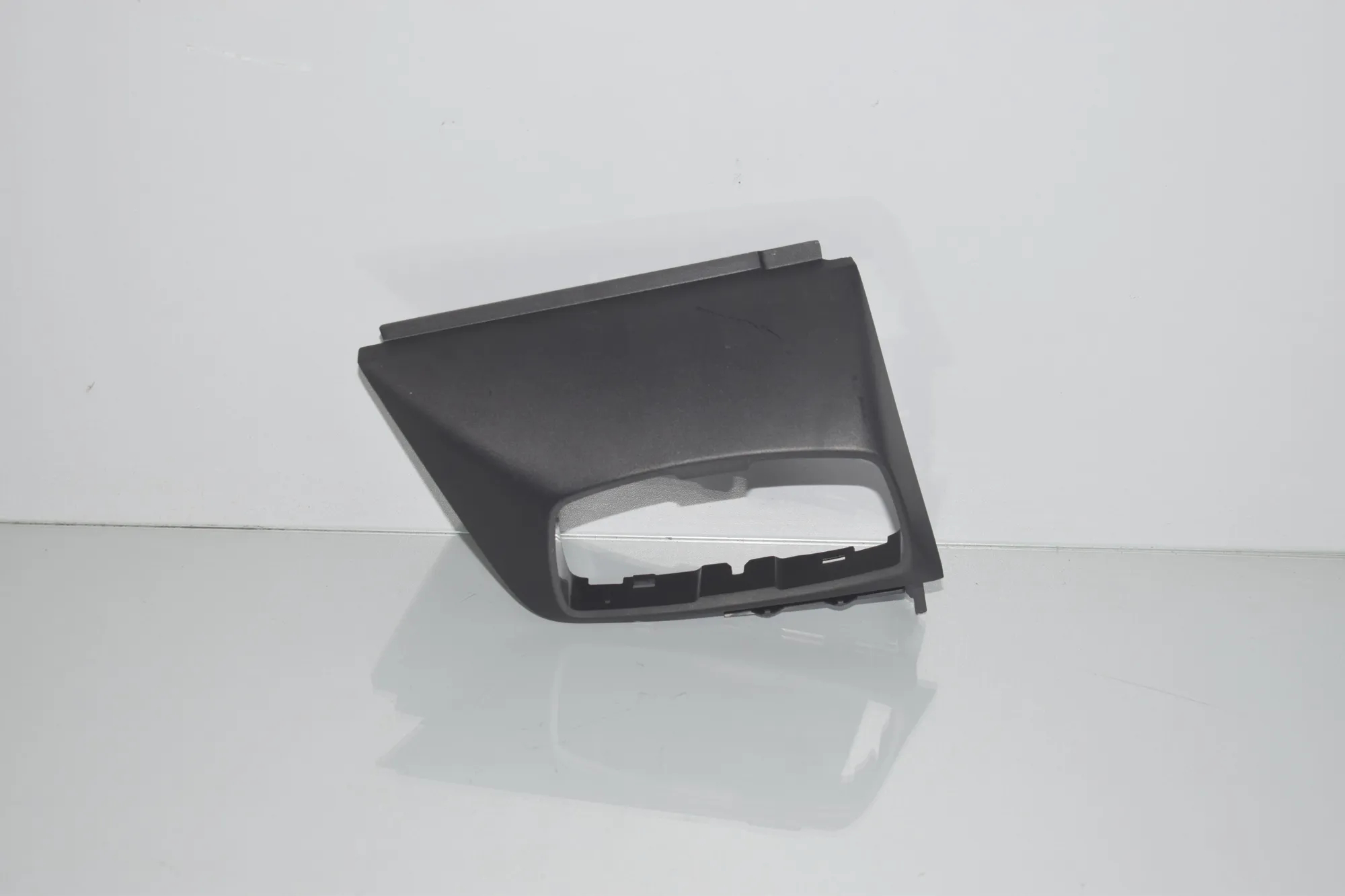 Headlight Switch Trim – OEM 9282942 · BMW i3 (I01) Hybrid 2016 – 3