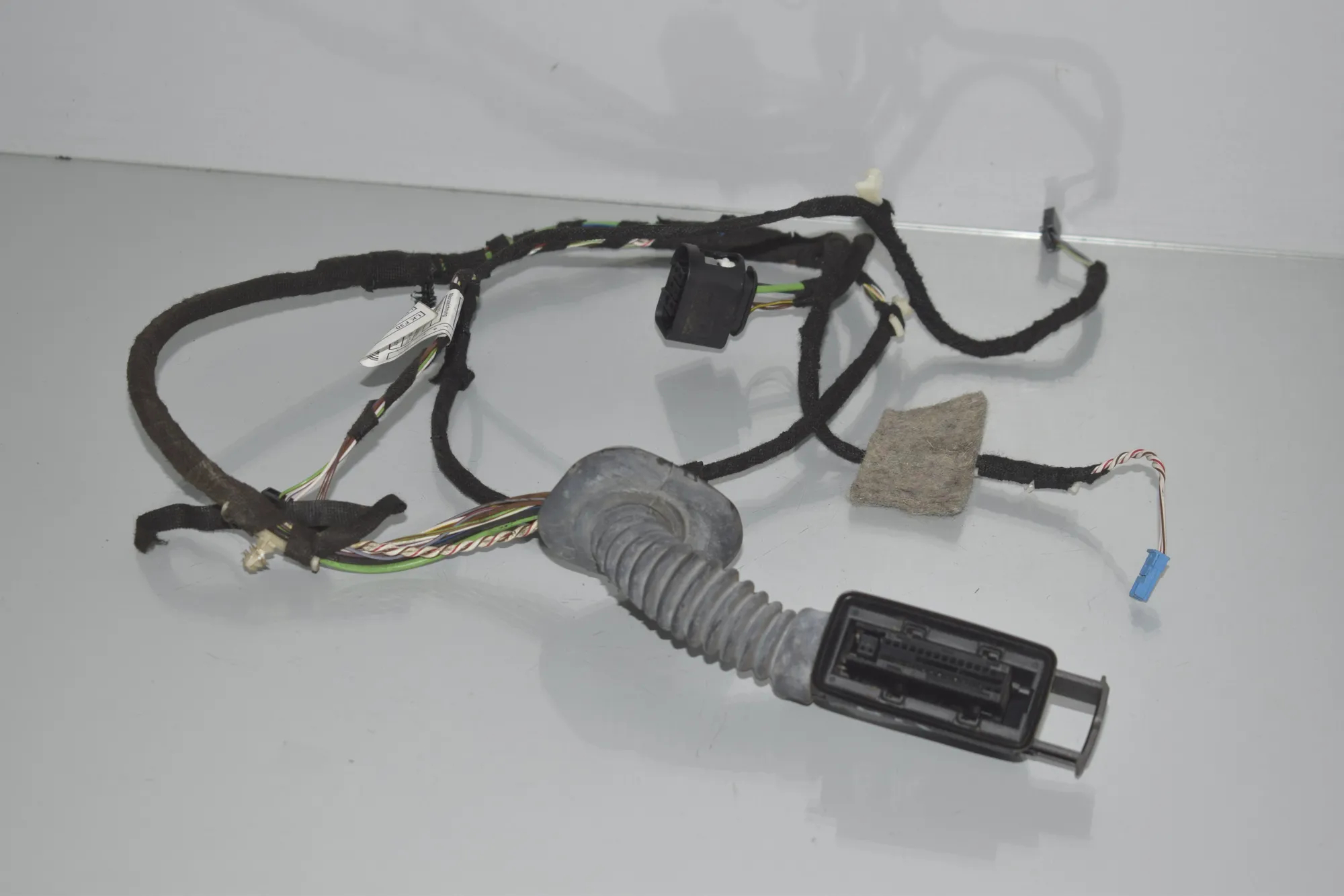 Rear Left Door Wiring – OEM 9313652 · BMW 3 (F30, F80) 320 i Efficient Dynamics 2014 – 2