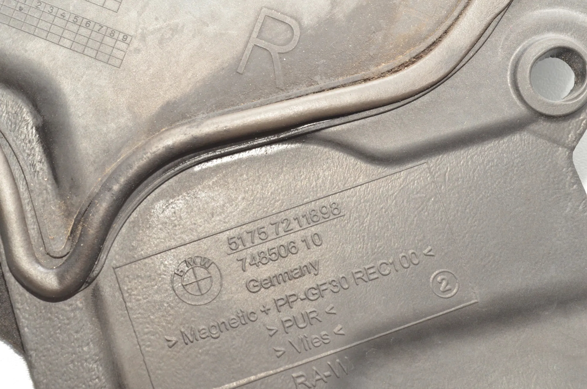 Other Body Parts – OEM 7211898 · BMW 5 Touring (F11) M 550 d xDrive 2012 – 5