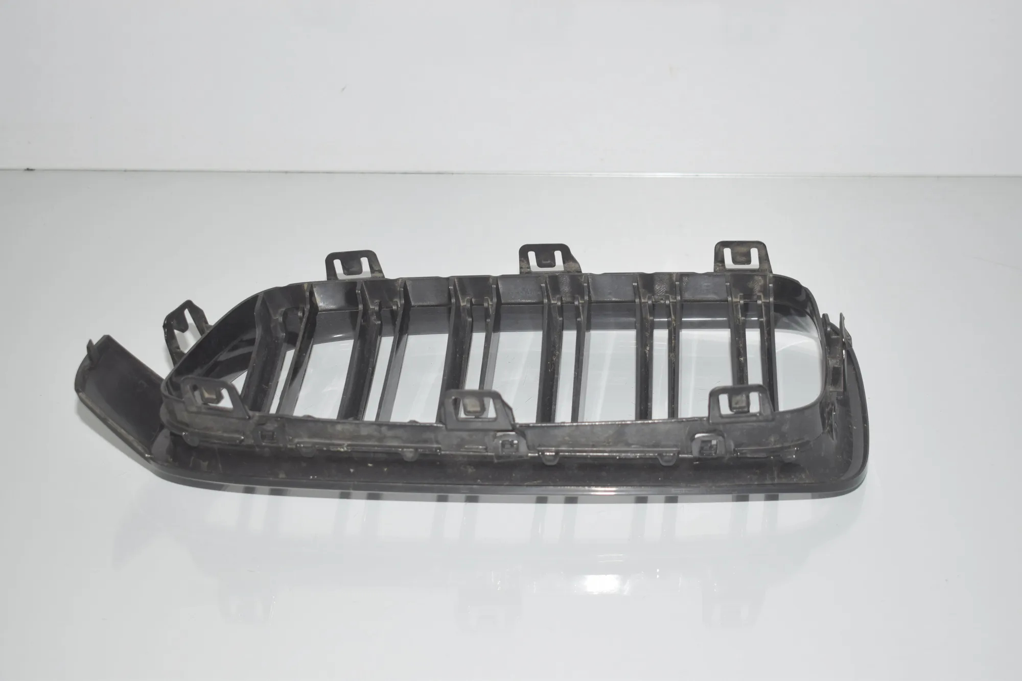 Front Right Grill – OEM 7263482 · BMW 3 (F30, F80) 320 i Efficient Dynamics 2014 – 4