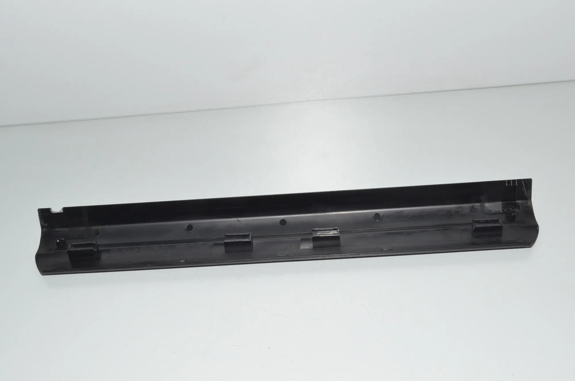 Front Right Interior Step Trim – OEM 9162721 · BMW 5 Touring (F11) M 550 d xDrive 2012 – 3
