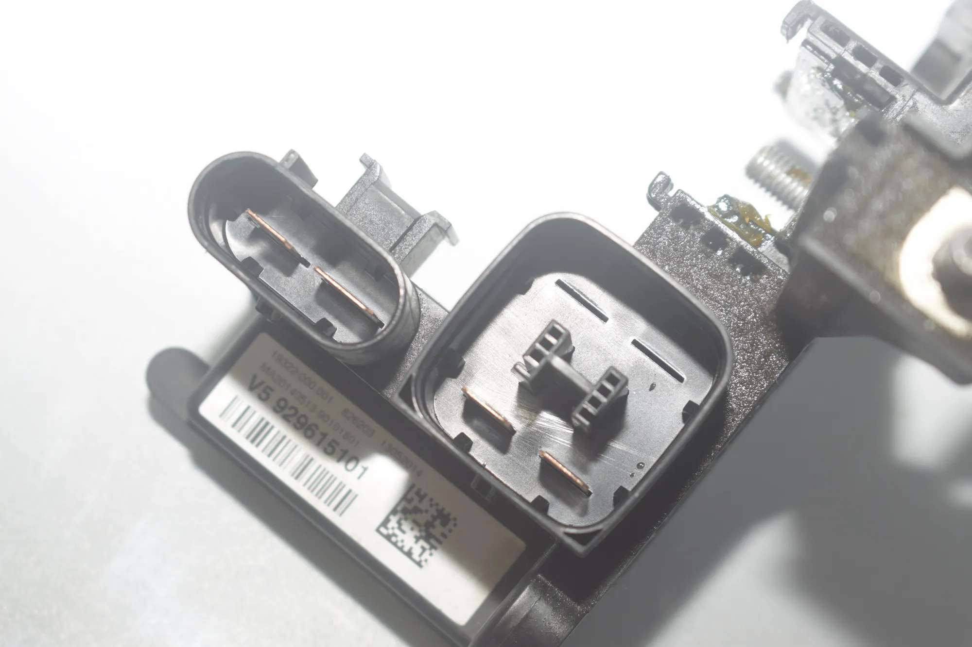 Power Distribution Unit – OEM 9296151 · BMW 3 (F30, F80) 320 i Efficient Dynamics 2014 – 4