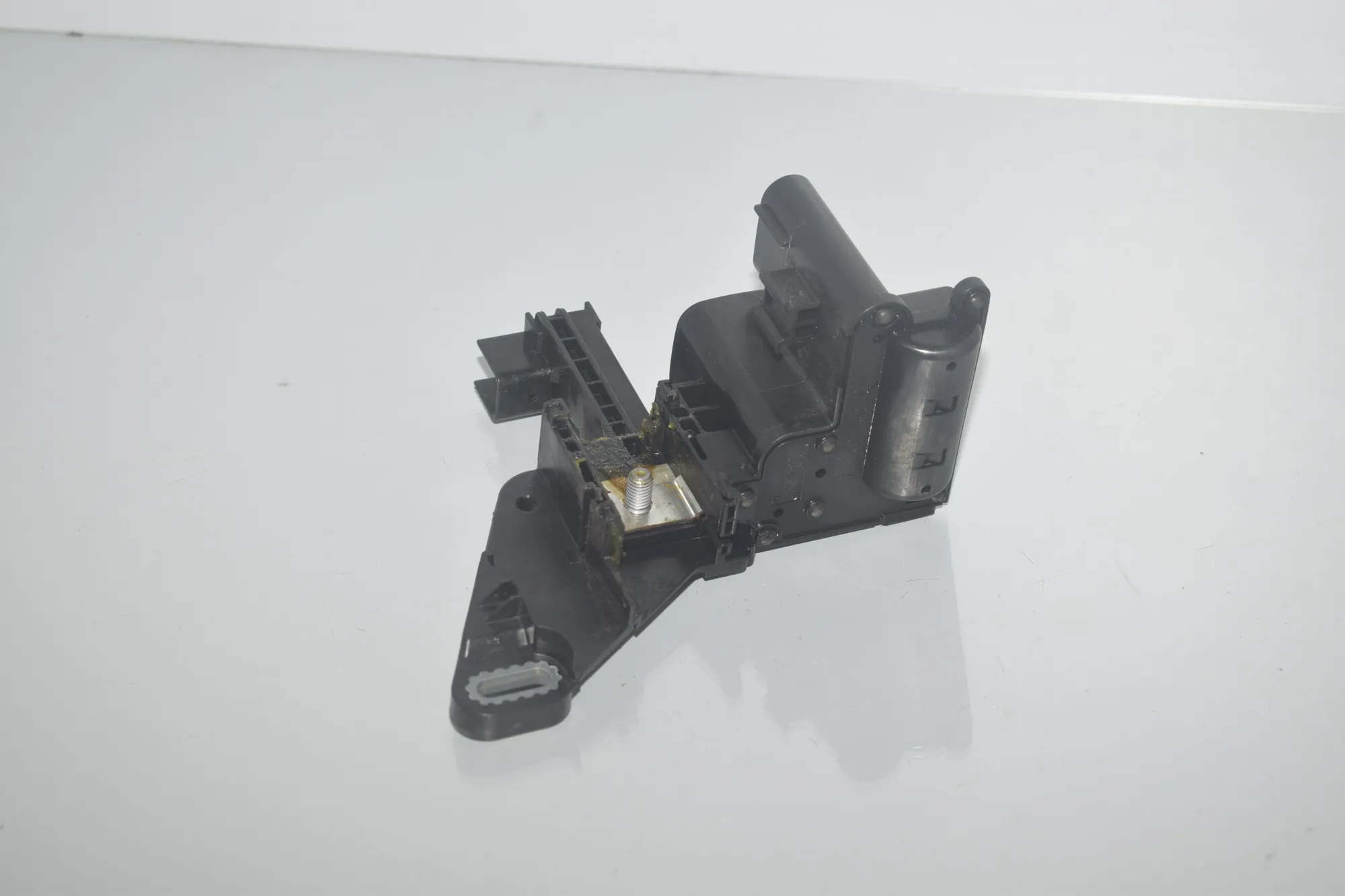 Power Distribution Unit – OEM 9296151 · BMW 3 (F30, F80) 320 i Efficient Dynamics 2014 – 2