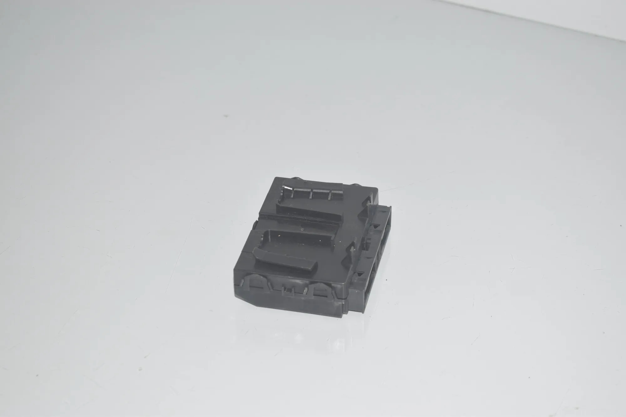 Power Distribution Unit – OEM 9356183 · BMW 3 (F30, F80) 320 i Efficient Dynamics 2014 – 3