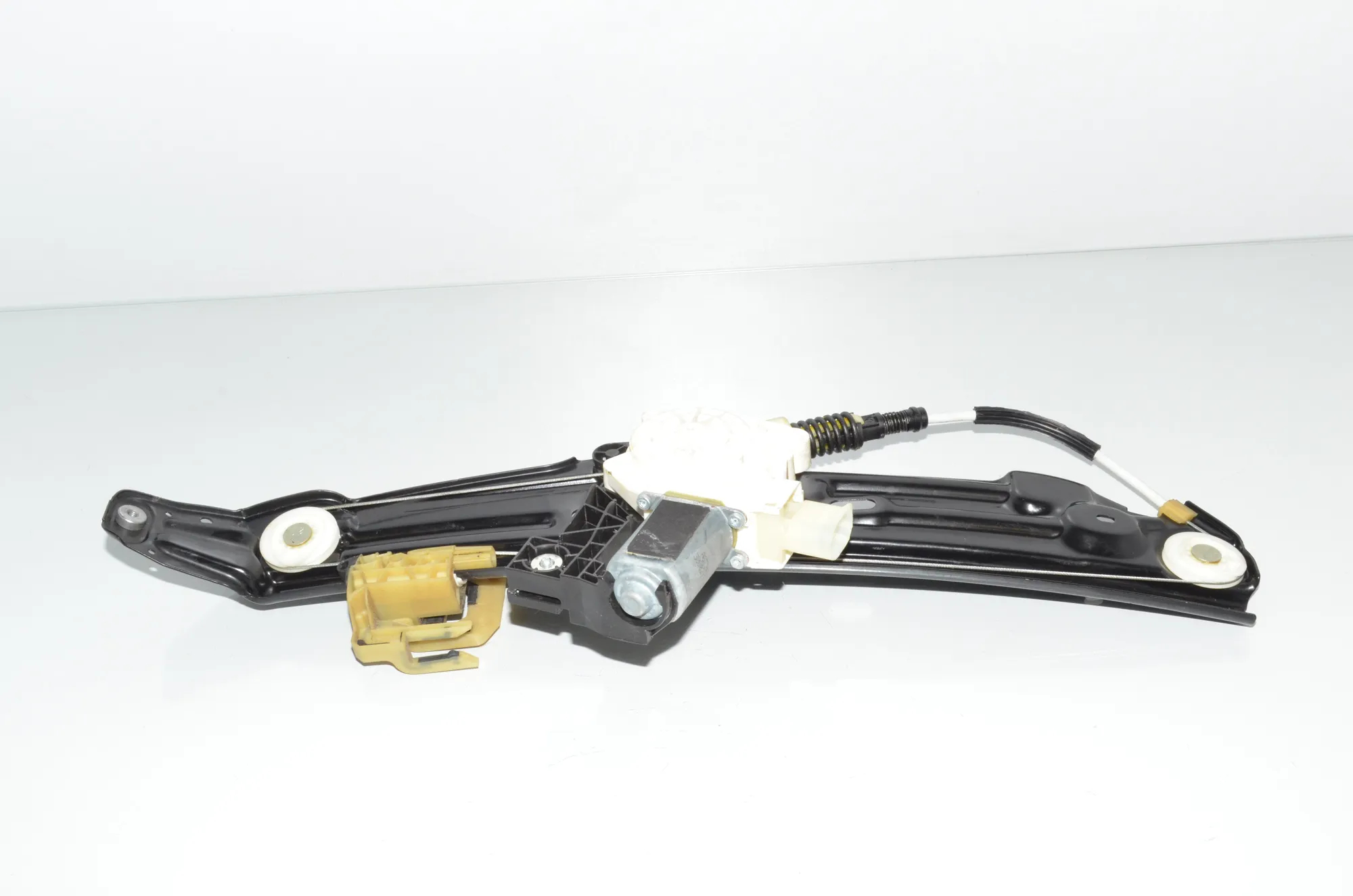 Rear Left Door Window Regulator – OEM 7182613 · BMW 5 Touring (F11) M 550 d xDrive 2012 – 4