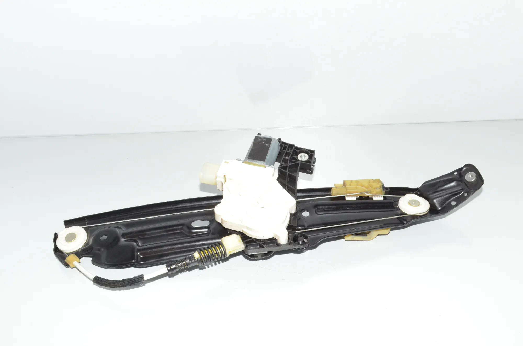 Rear Left Door Window Regulator – OEM 7182613 · BMW 5 Touring (F11) M 550 d xDrive 2012 – 3