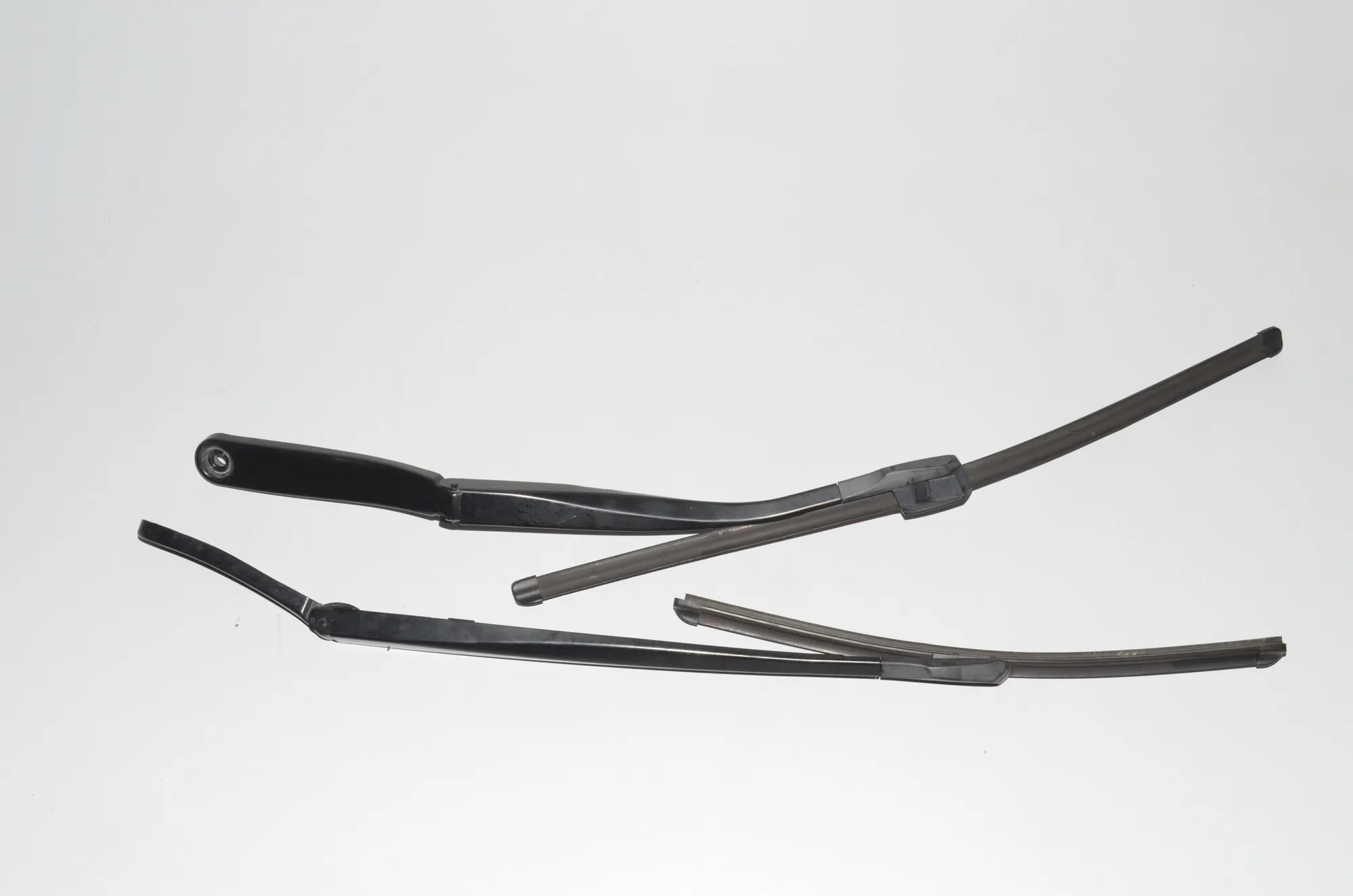 Front Wiper Arms – OEM 7203156 · BMW 5 Touring (F11) M 550 d xDrive 2012 – 2