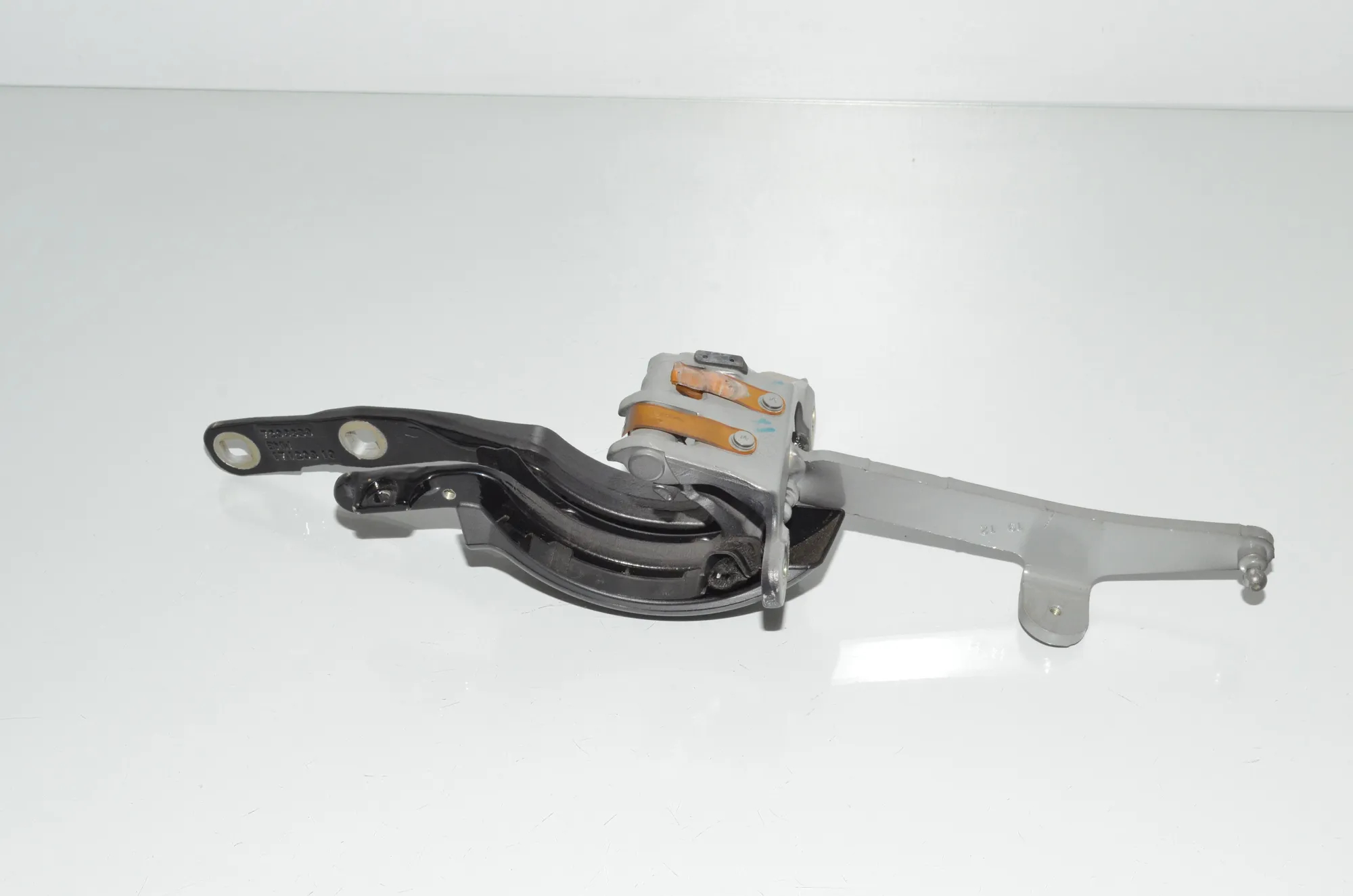Left Side Bootlid Hinge – OEM 7206639 · BMW 5 Touring (F11) M 550 d xDrive 2012 – 3
