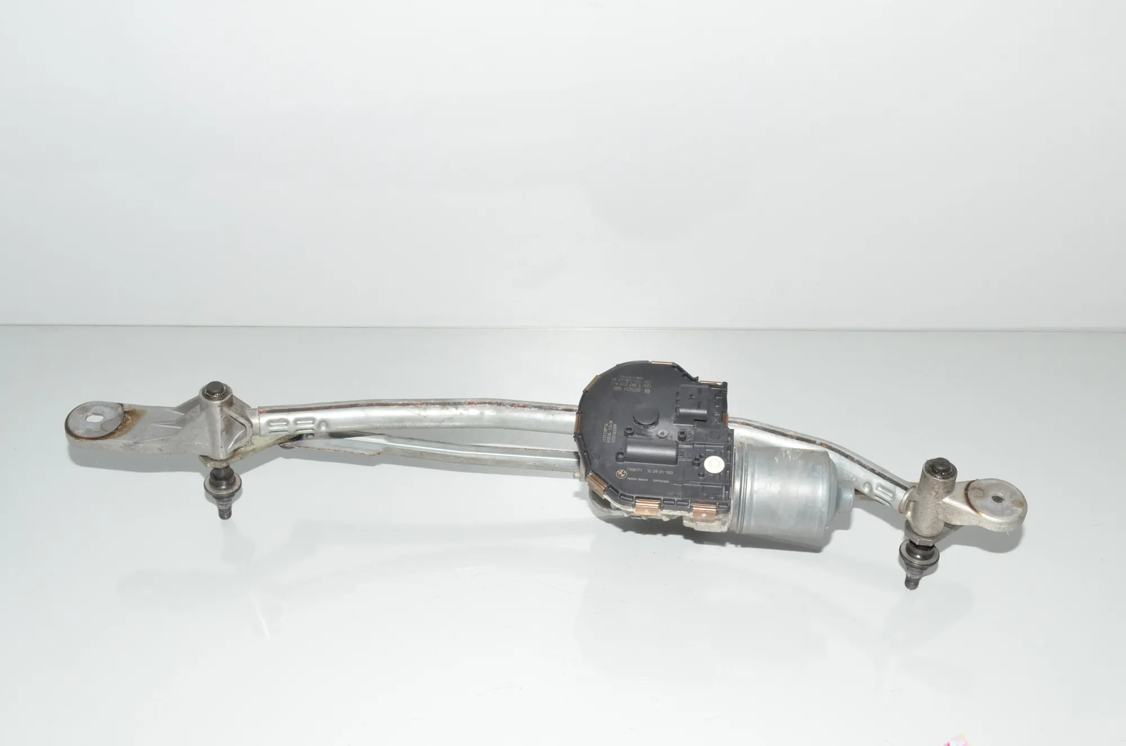 Front Windshield Wiper Mechanism – OEM 61617272451 · BMW 5 Touring (F11) M 550 d xDrive 2012