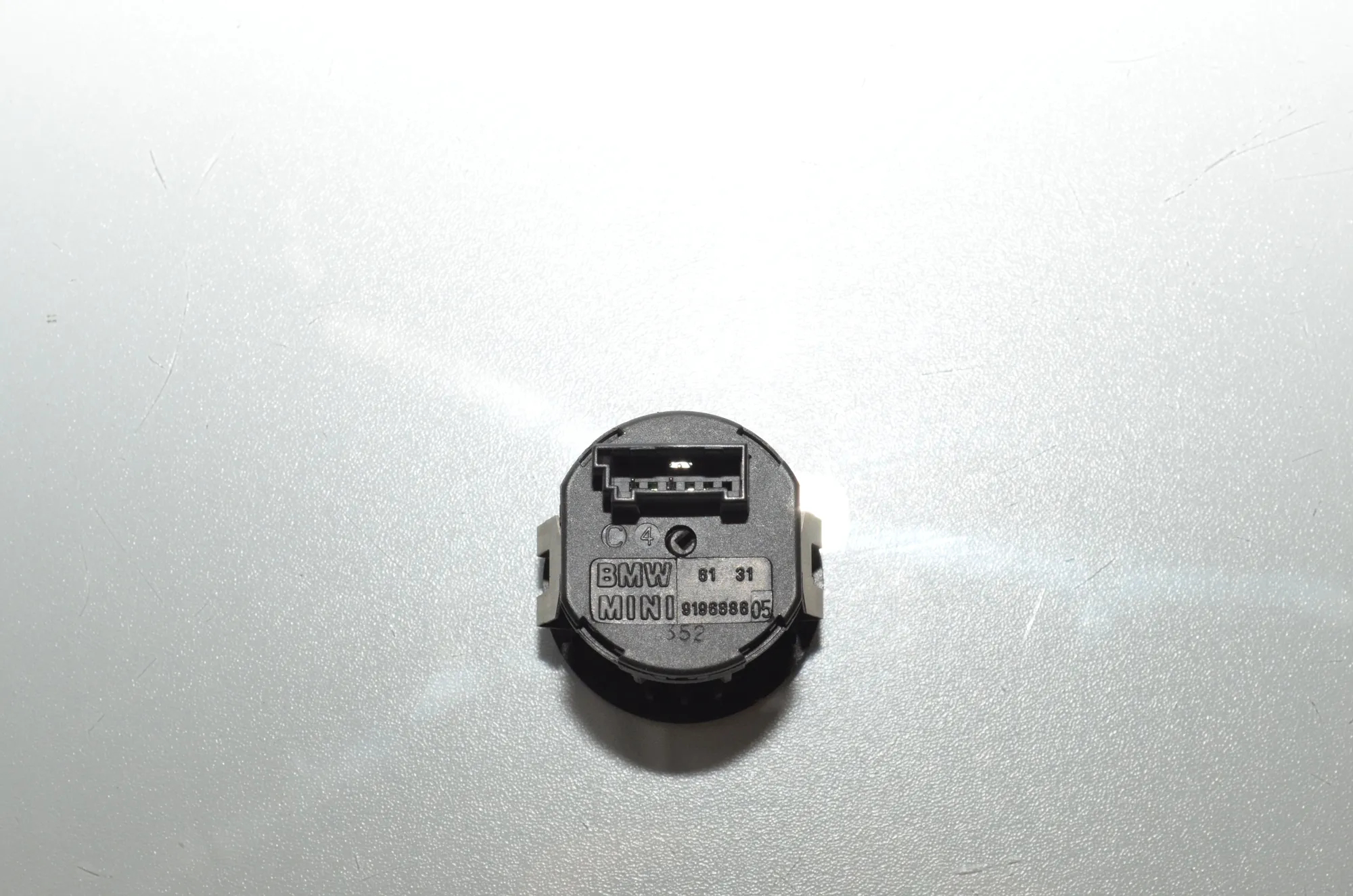 SRS Switch – OEM 9196886 · BMW 5 Touring (F11) M 550 d xDrive 2012 – 4