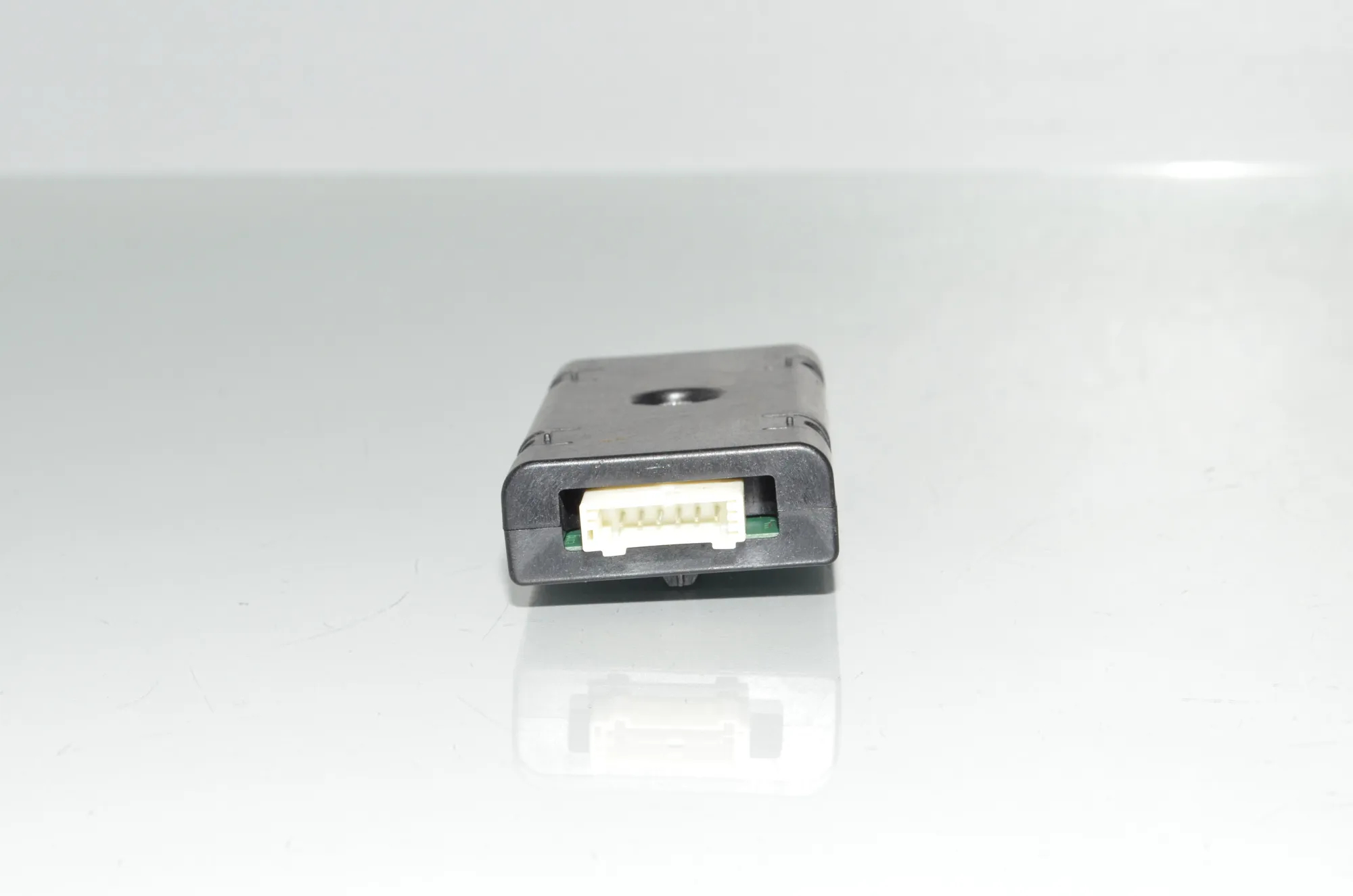 Antenna Amplifier – OEM 9199865 · BMW 5 Touring (F11) M 550 d xDrive 2012 – 4