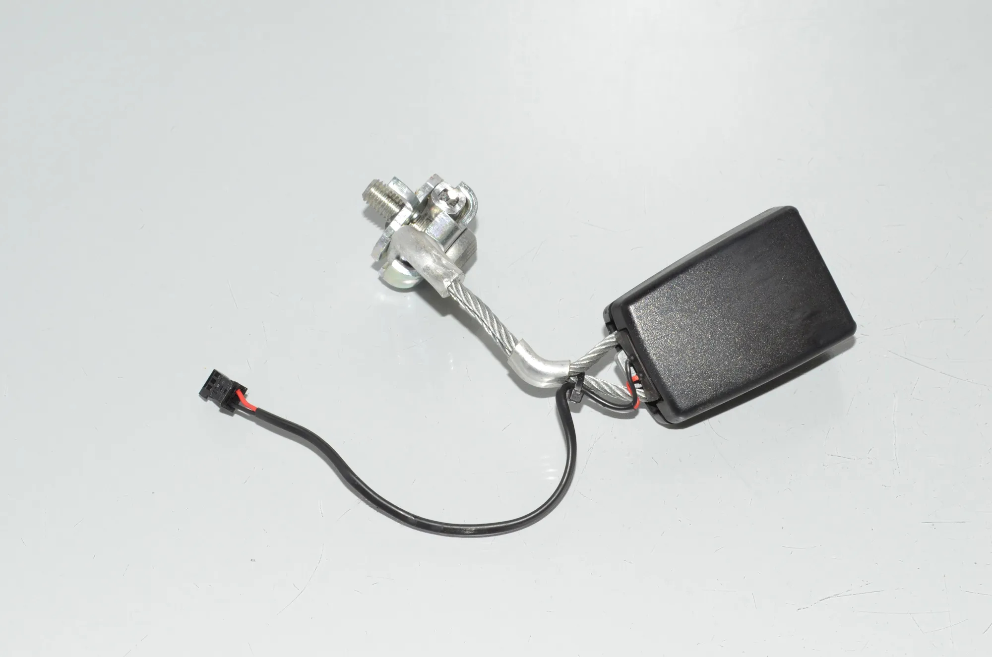 Rear Left Seat Buckle – OEM 7243273 · BMW 5 Touring (F11) M 550 d xDrive 2012 – 2