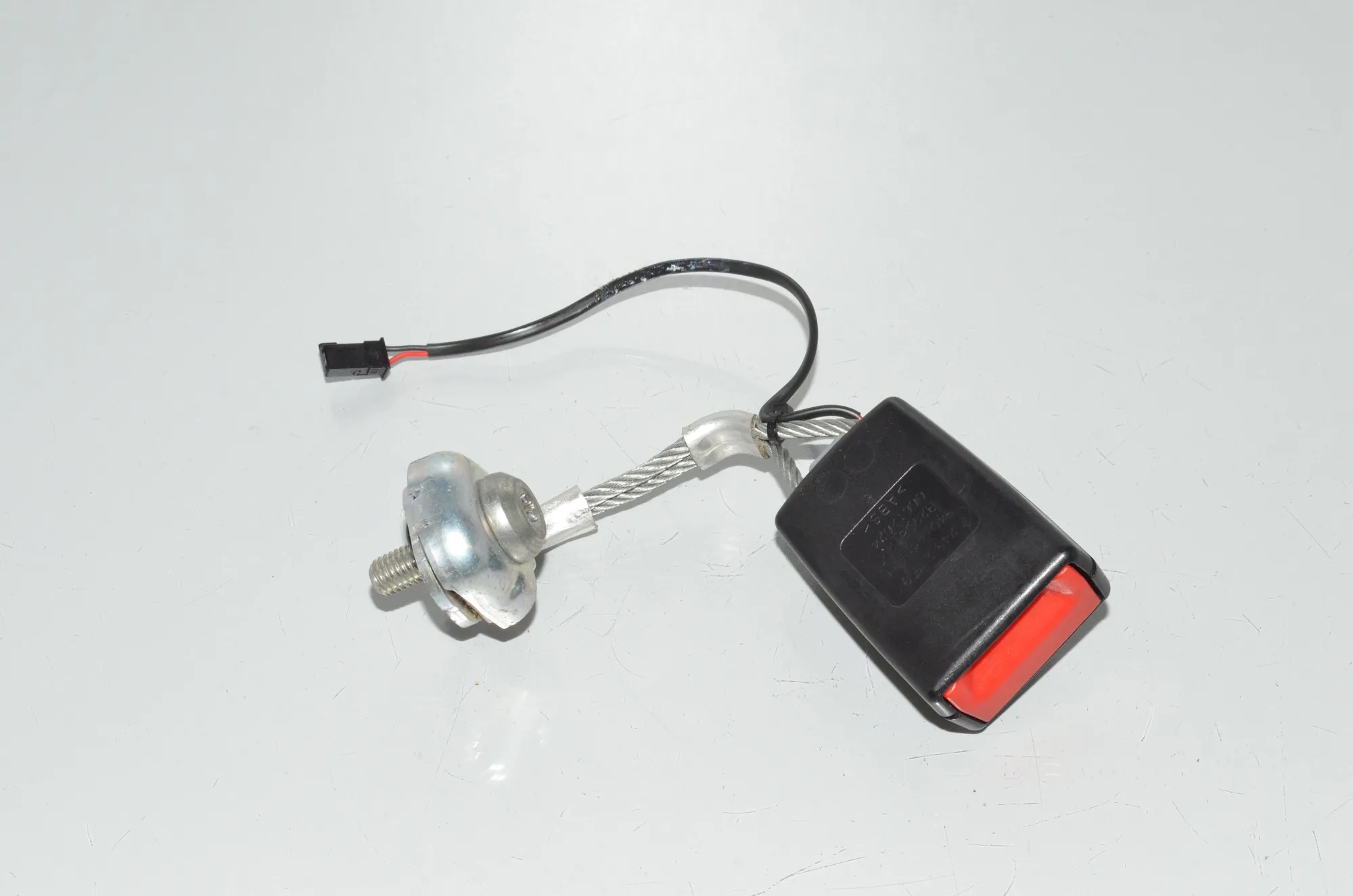 Rear Left Seat Buckle – OEM 7243273 · BMW 5 Touring (F11) M 550 d xDrive 2012 – 3
