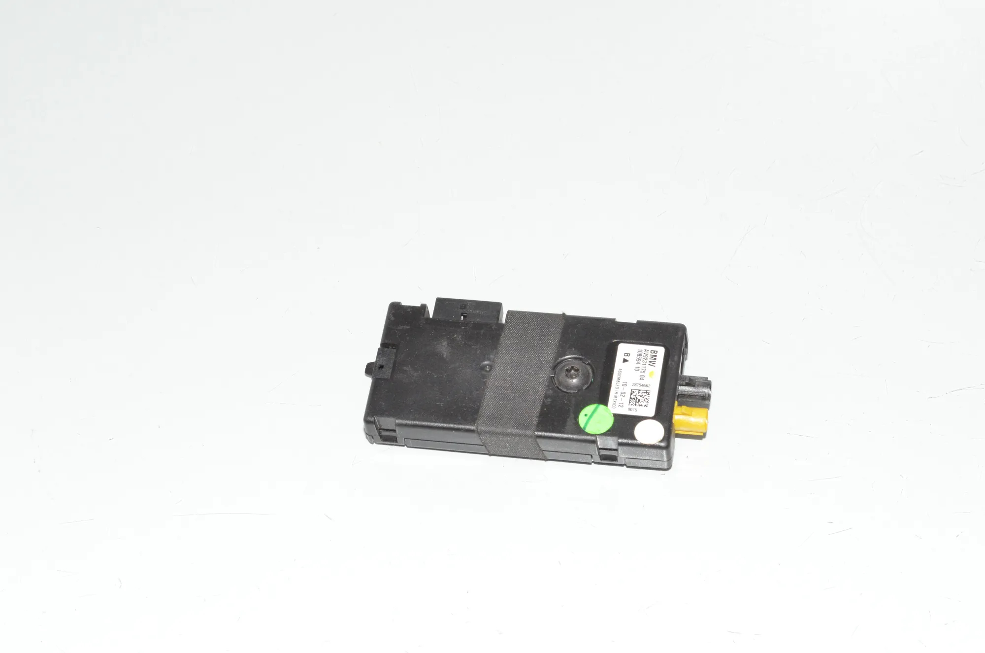 Antenna Amplifier – OEM 65209231175 · BMW 4 Coupe (F32, F82) BMW 4 Coupe (F32, F82) 418 d 2015