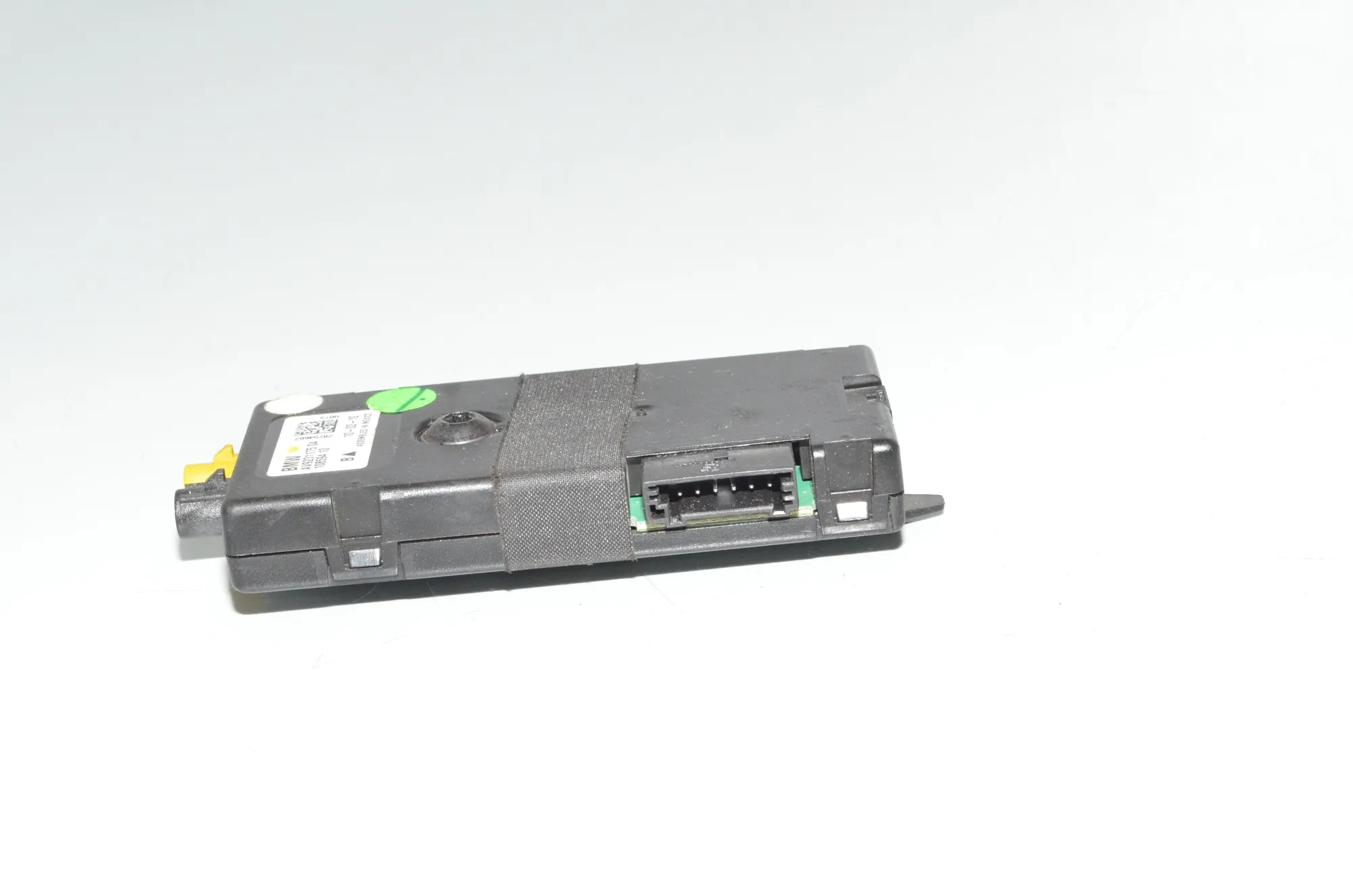 Antenna Amplifier – OEM 65209231175 · BMW 4 Coupe (F32, F82) BMW 4 Coupe (F32, F82) 418 d 2015 – 4
