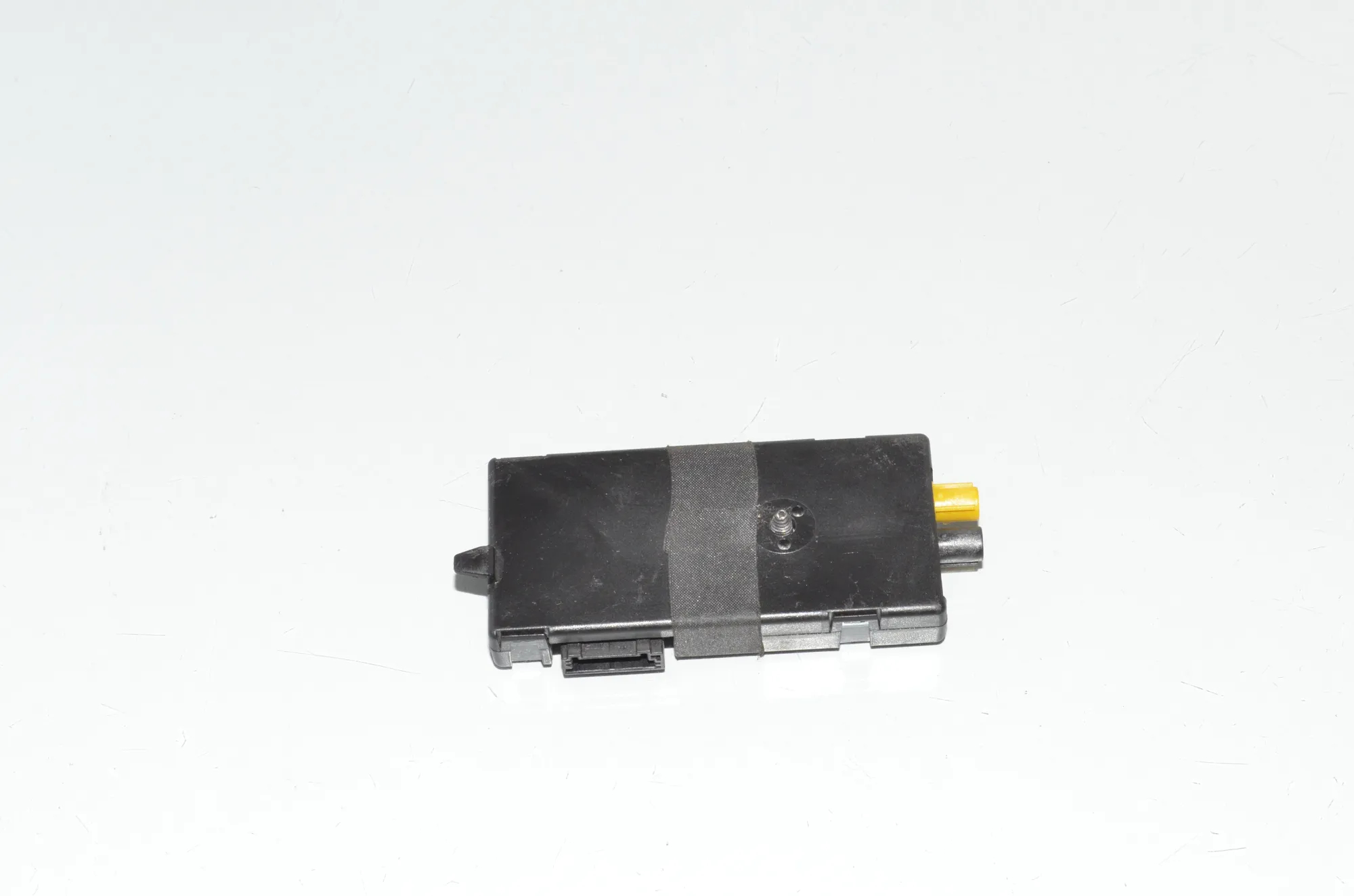 Antenna Amplifier – OEM 65209231175 · BMW 4 Coupe (F32, F82) BMW 4 Coupe (F32, F82) 418 d 2015 – 3