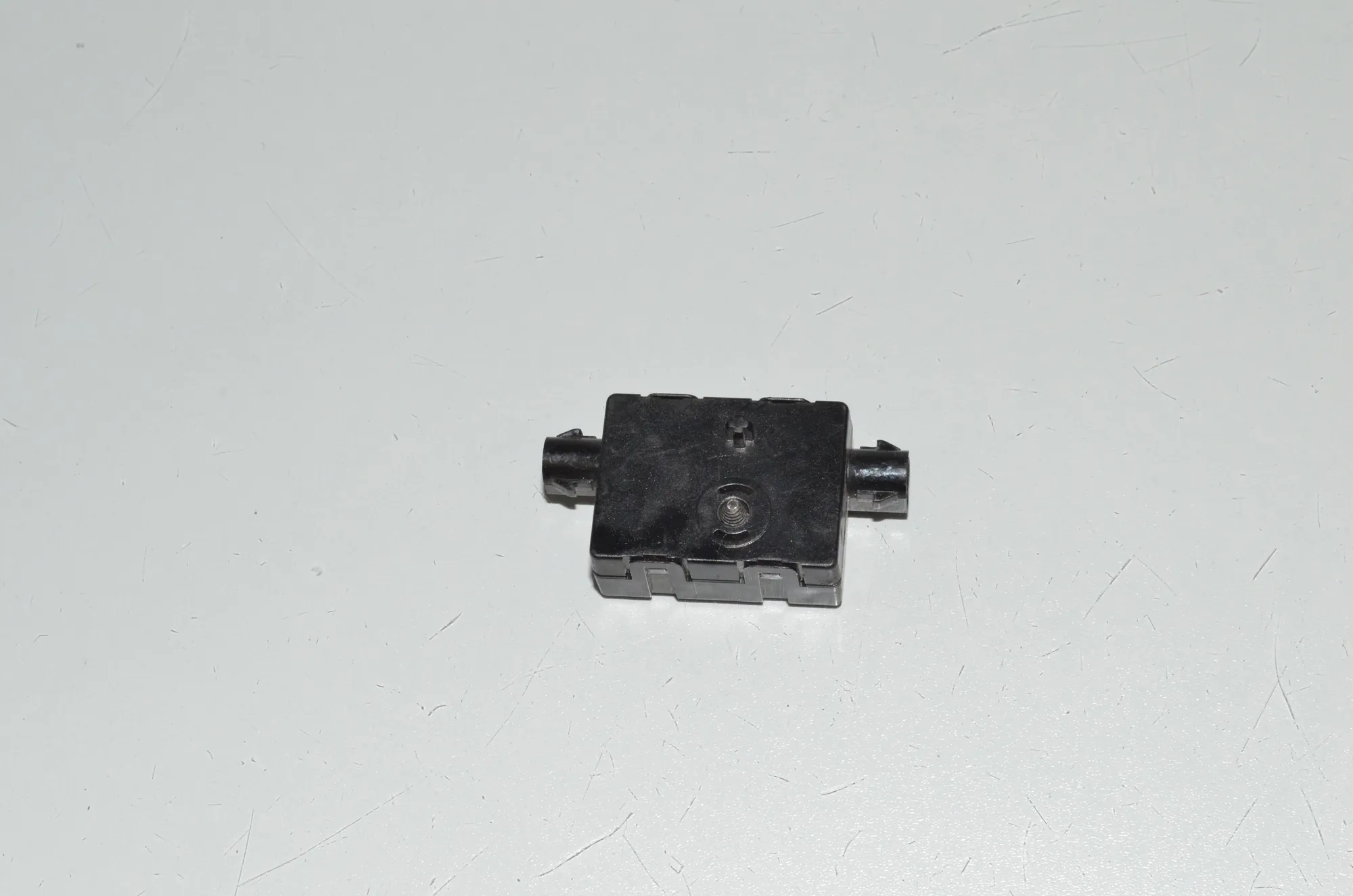 Antenna Amplifier – OEM 65209325724 · BMW 7 (G11, G12) BMW 7 (G11, G12) 725 d, Ld 2015 – 4