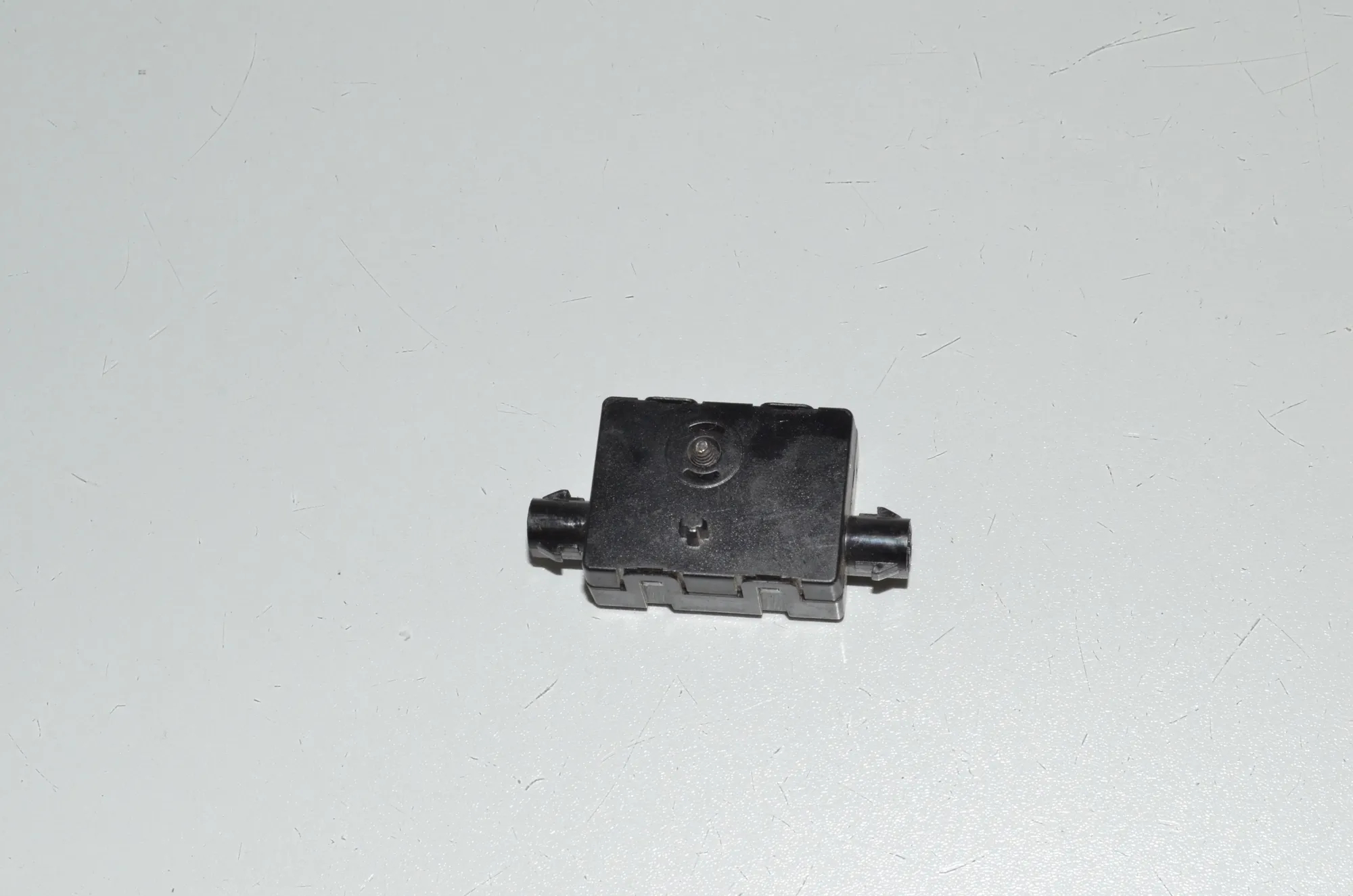 Antenna Amplifier – OEM 65209325724 · BMW 7 (G11, G12) BMW 7 (G11, G12) 725 d, Ld 2015 – 3