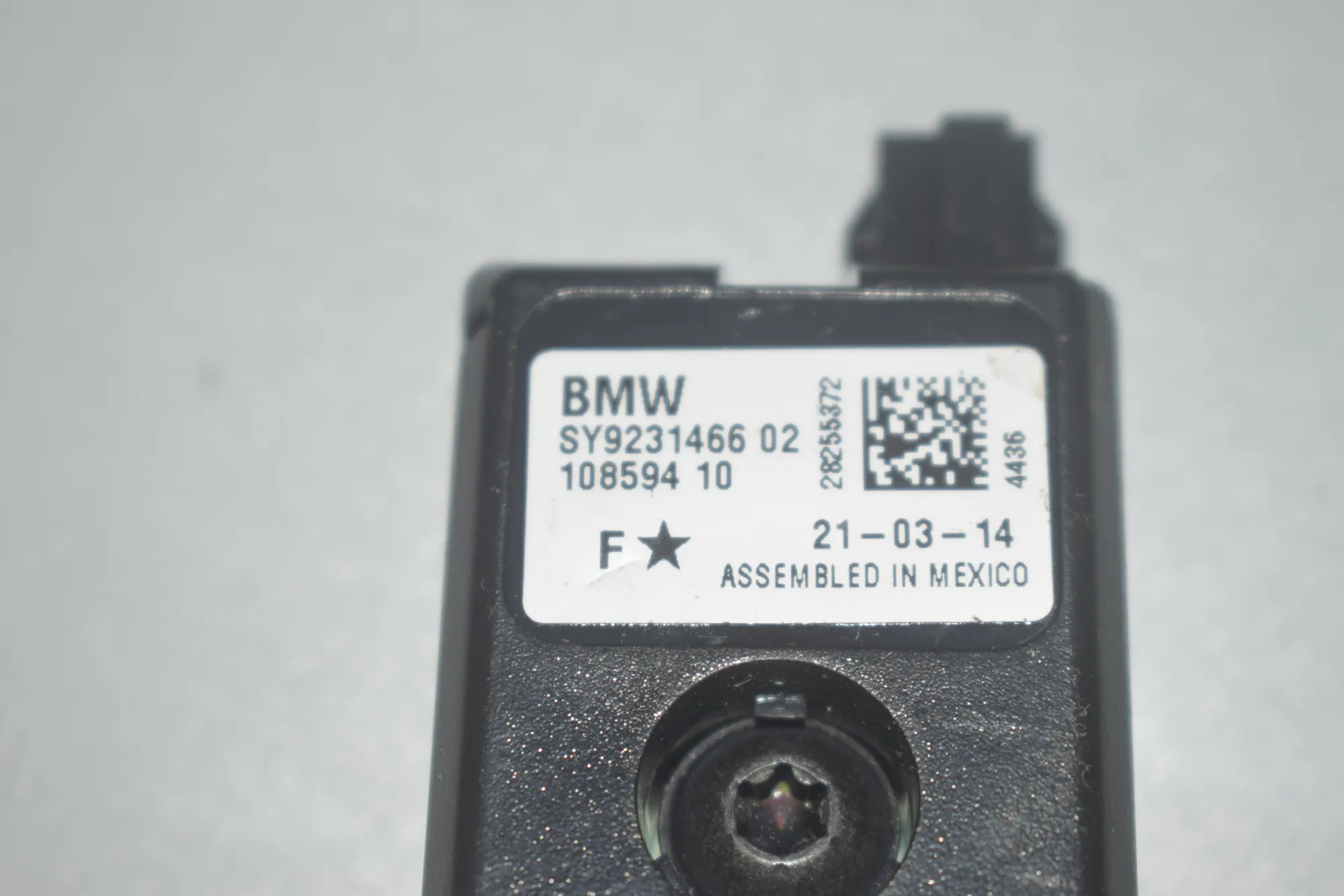 Antenna – OEM 9231466 · BMW 3 (F30, F80) 320 i Efficient Dynamics 2014 – 5