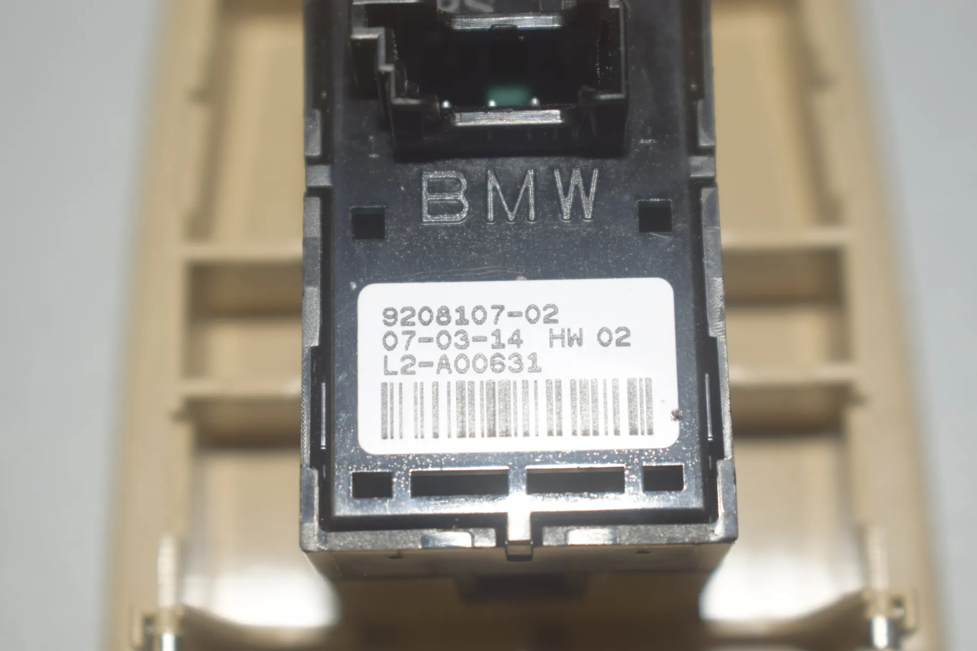 Front Right Door Window Switch – OEM 9208107 · BMW 3 (F30, F80) 320 i Efficient Dynamics 2014 – 4