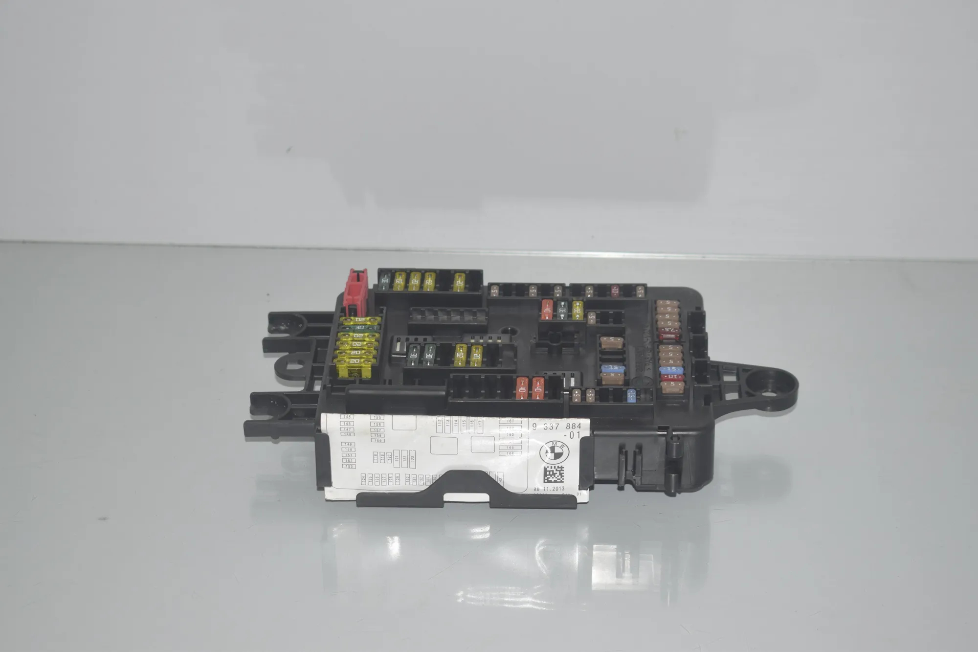 Fuse Box – OEM 9337880 · BMW 3 (F30, F80) 320 i Efficient Dynamics 2014