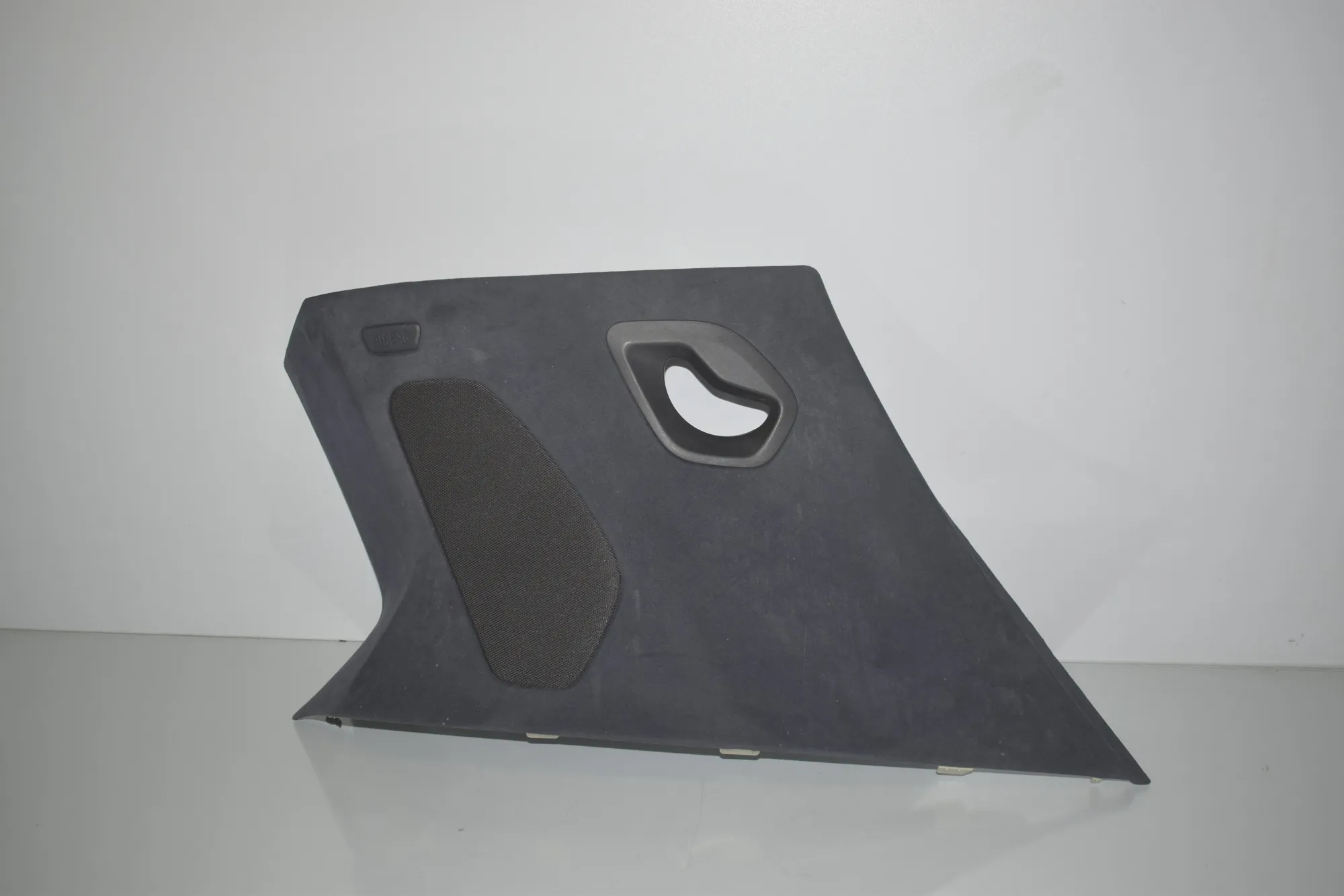 Right Side B Pillar Trim – OEM 5A16FC6 · BMW X7 (G07) BMW X7 (G07) xDrive M 50 D 2023