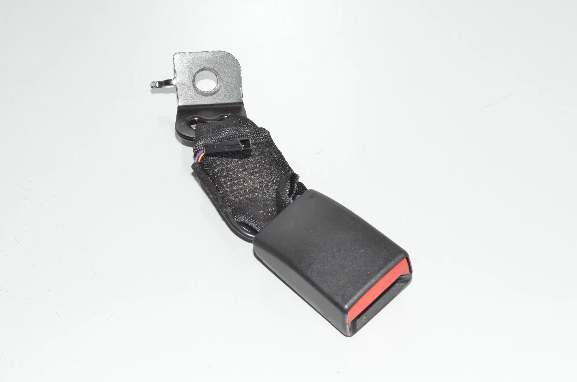 Rear Left Seat Buckle – OEM 7266352 · BMW 3 (F30, F80) 320 i Efficient Dynamics 2014