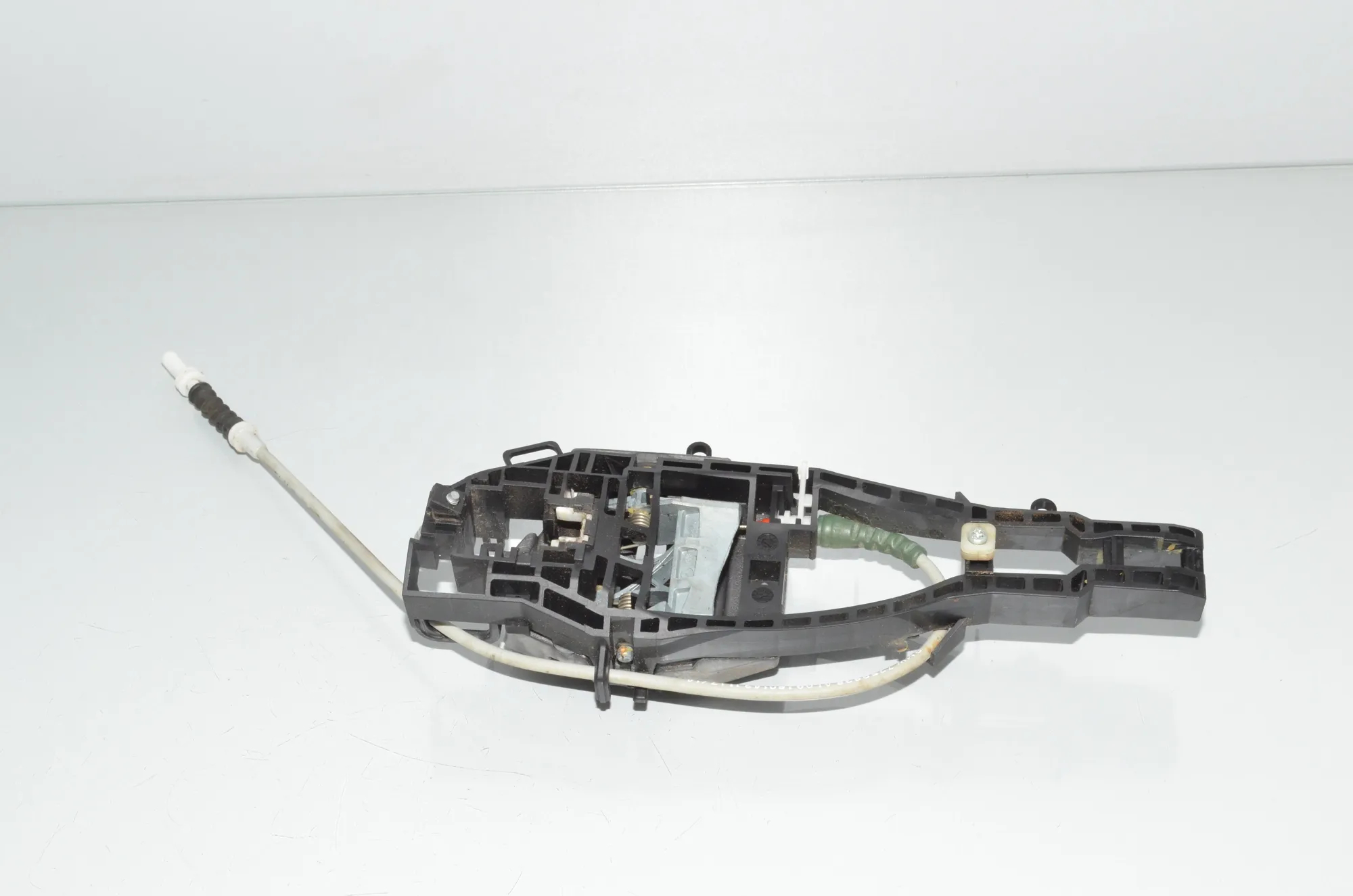 Rear Left Door Interior Handle Frame – OEM 7242567 · BMW 3 (F30, F80) 320 i Efficient Dynamics 2014 – 3
