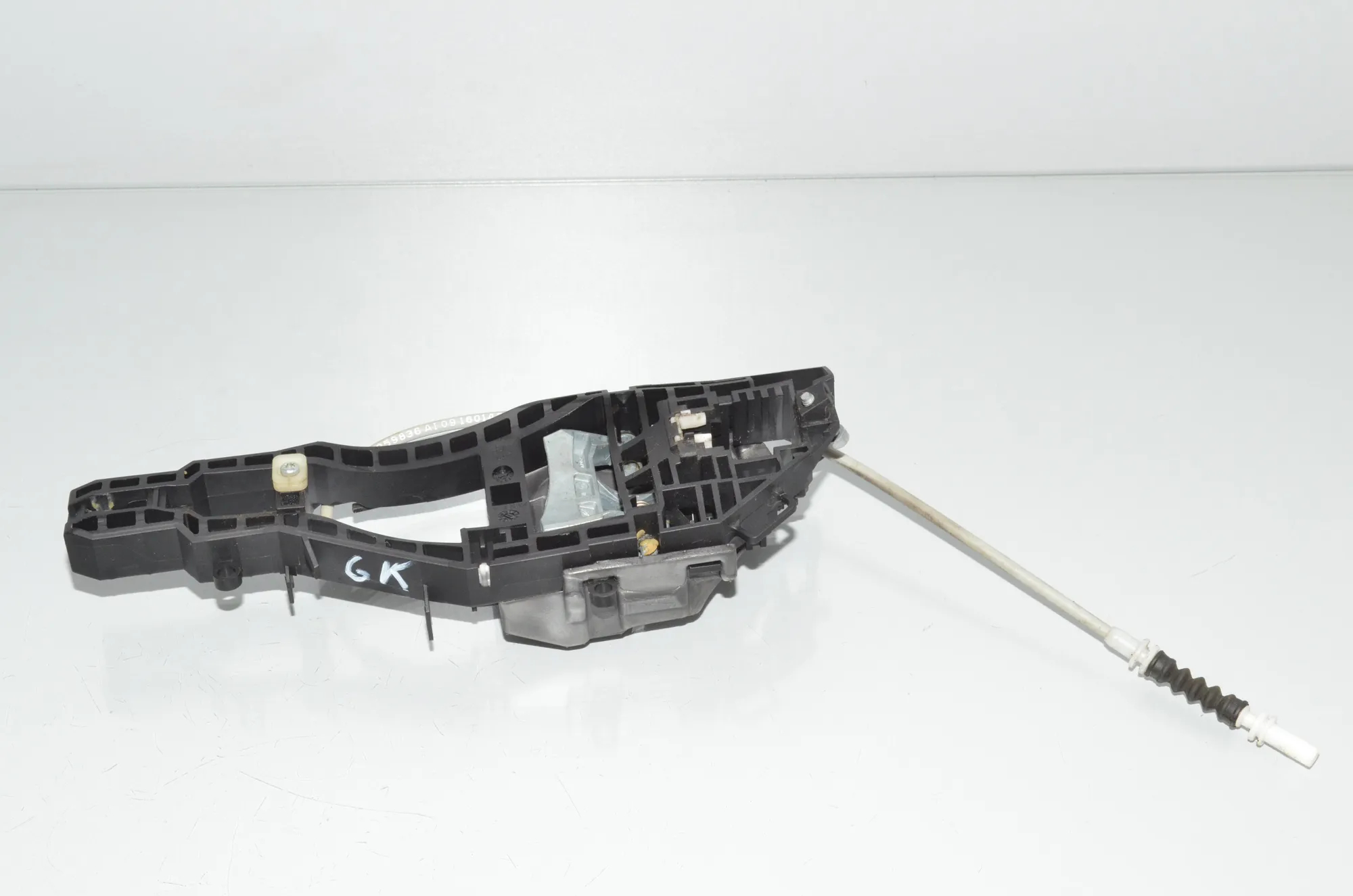 Rear Left Door Interior Handle Frame – OEM 7242567 · BMW 3 (F30, F80) 320 i Efficient Dynamics 2014 – 2