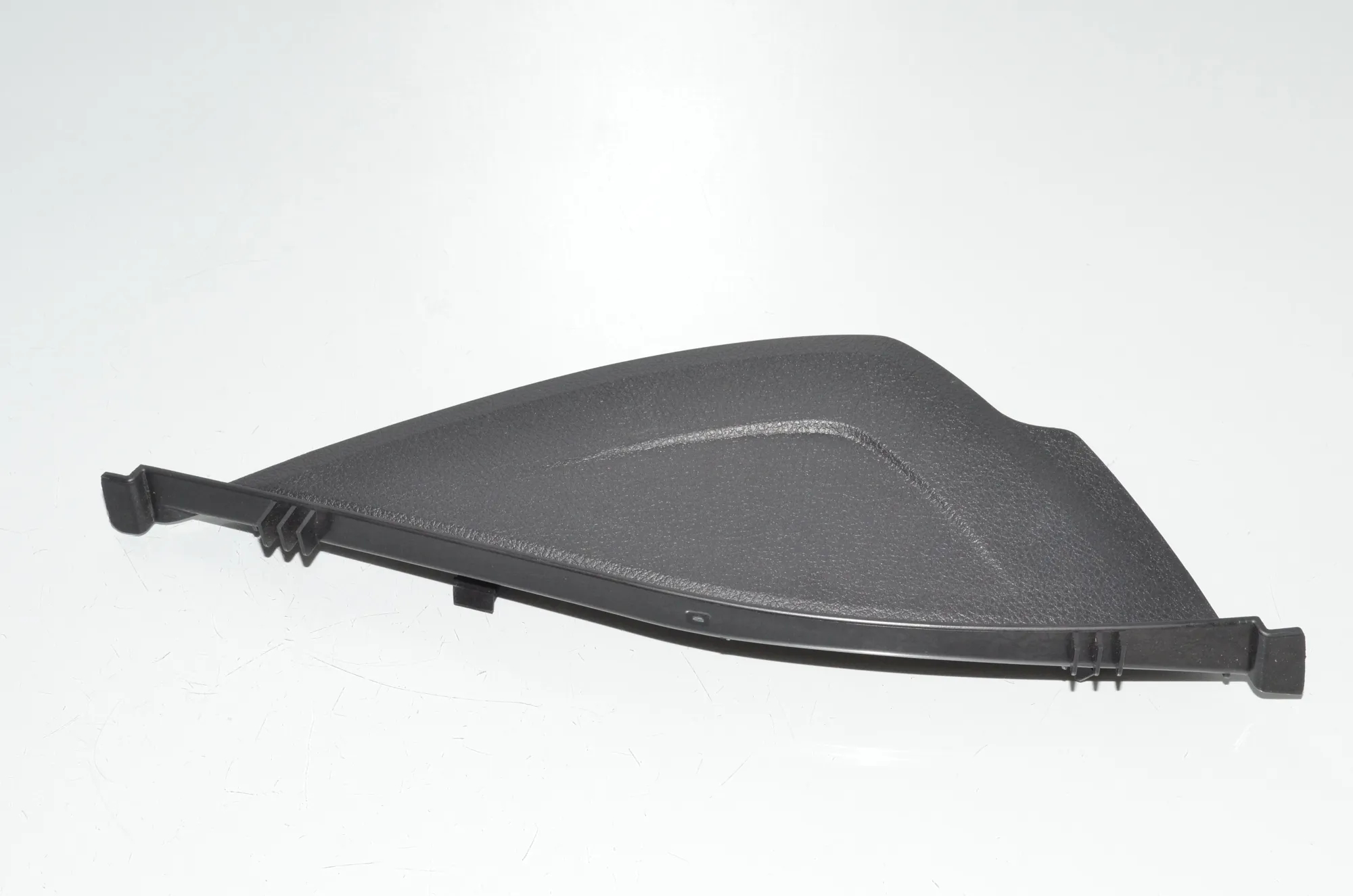 Dashboard Side Trim – OEM 9218554 · BMW 3 (F30, F80) 320 i Efficient Dynamics 2014 – 2