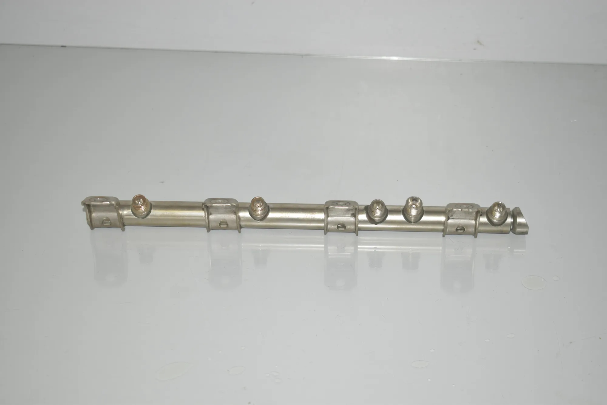 Fuel Rail – OEM 7547600 · BMW X6 (E71, E72) xDrive 50 i 2009 – 2