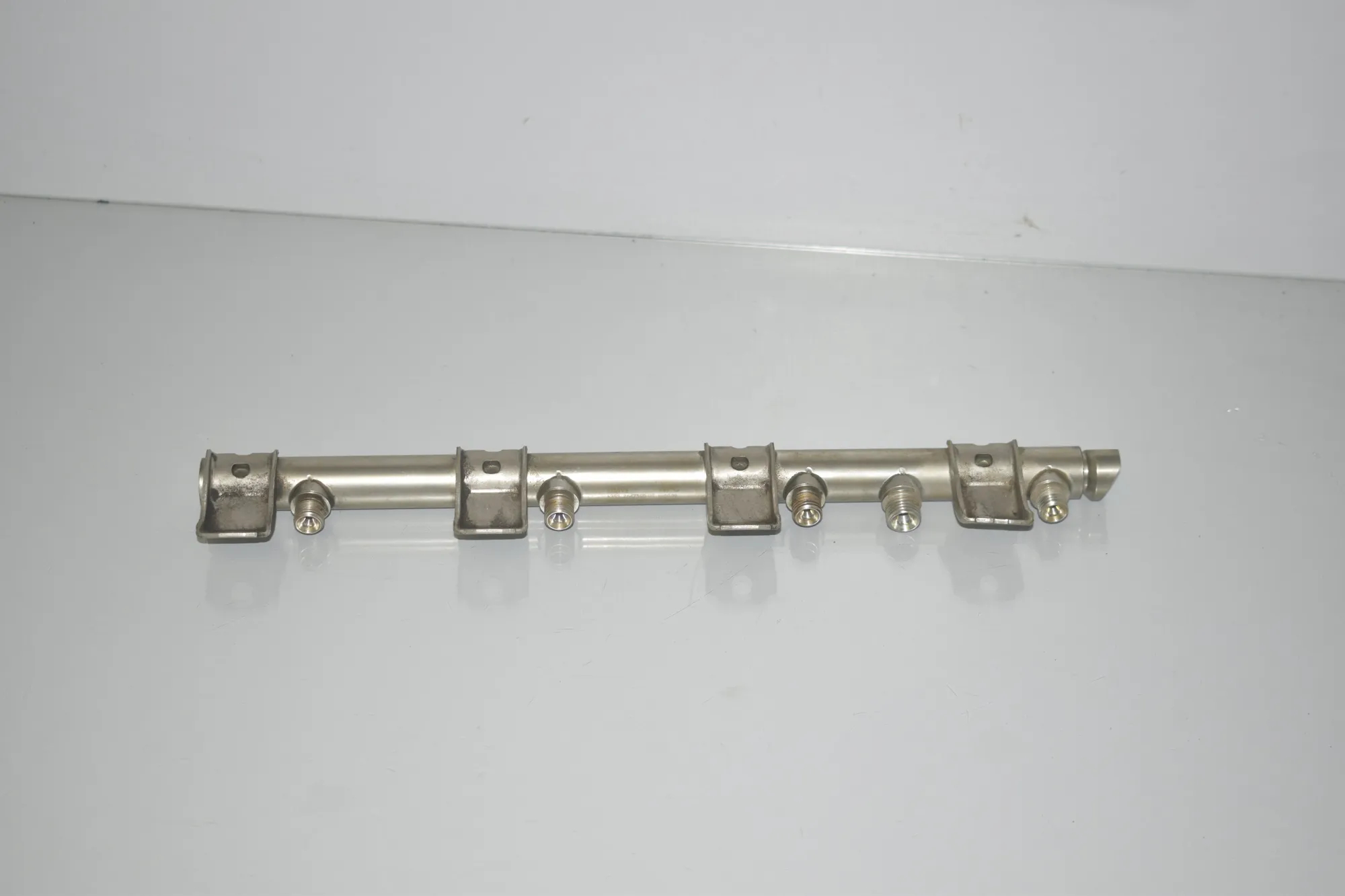 Fuel Rail – OEM 7547599 · BMW X6 (E71, E72) xDrive 50 i 2009 – 3