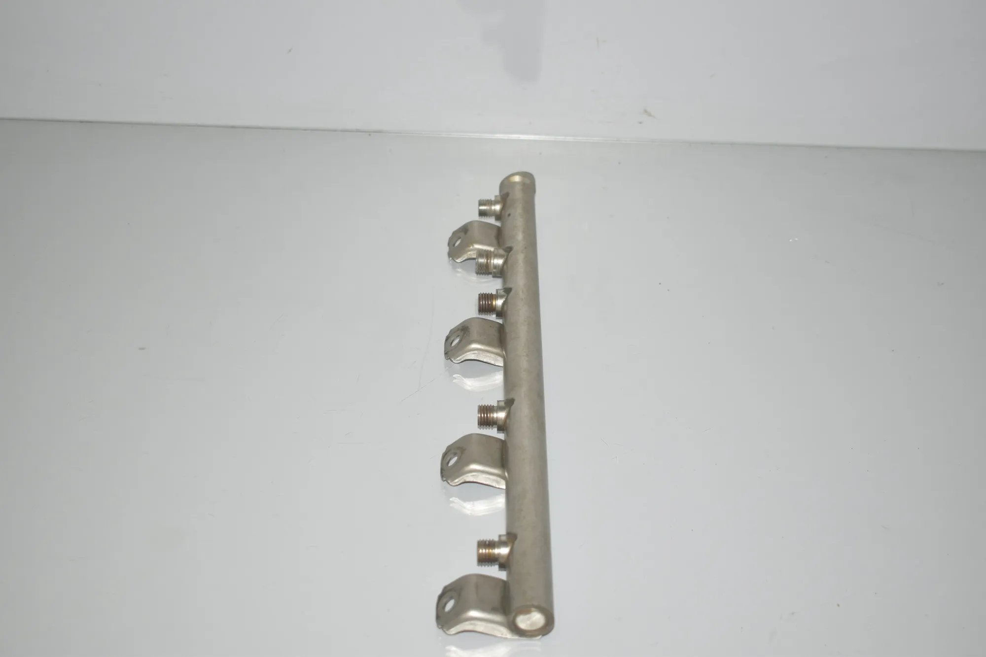 Fuel Rail – OEM 7547599 · BMW X6 (E71, E72) xDrive 50 i 2009 – 4