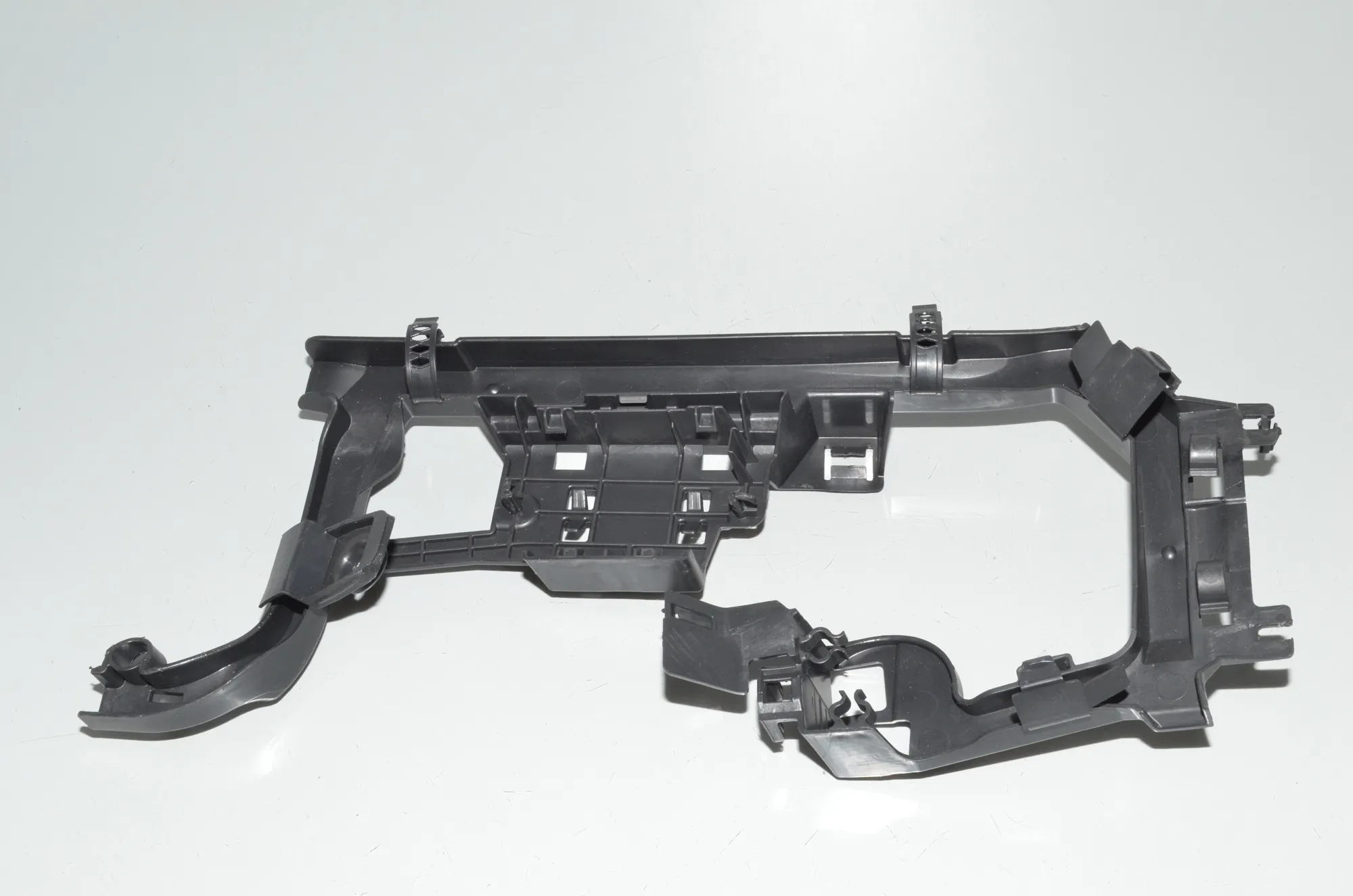 Bracket – OEM 9275917 · BMW 3 (F30, F80) 320 i Efficient Dynamics 2014 – 4