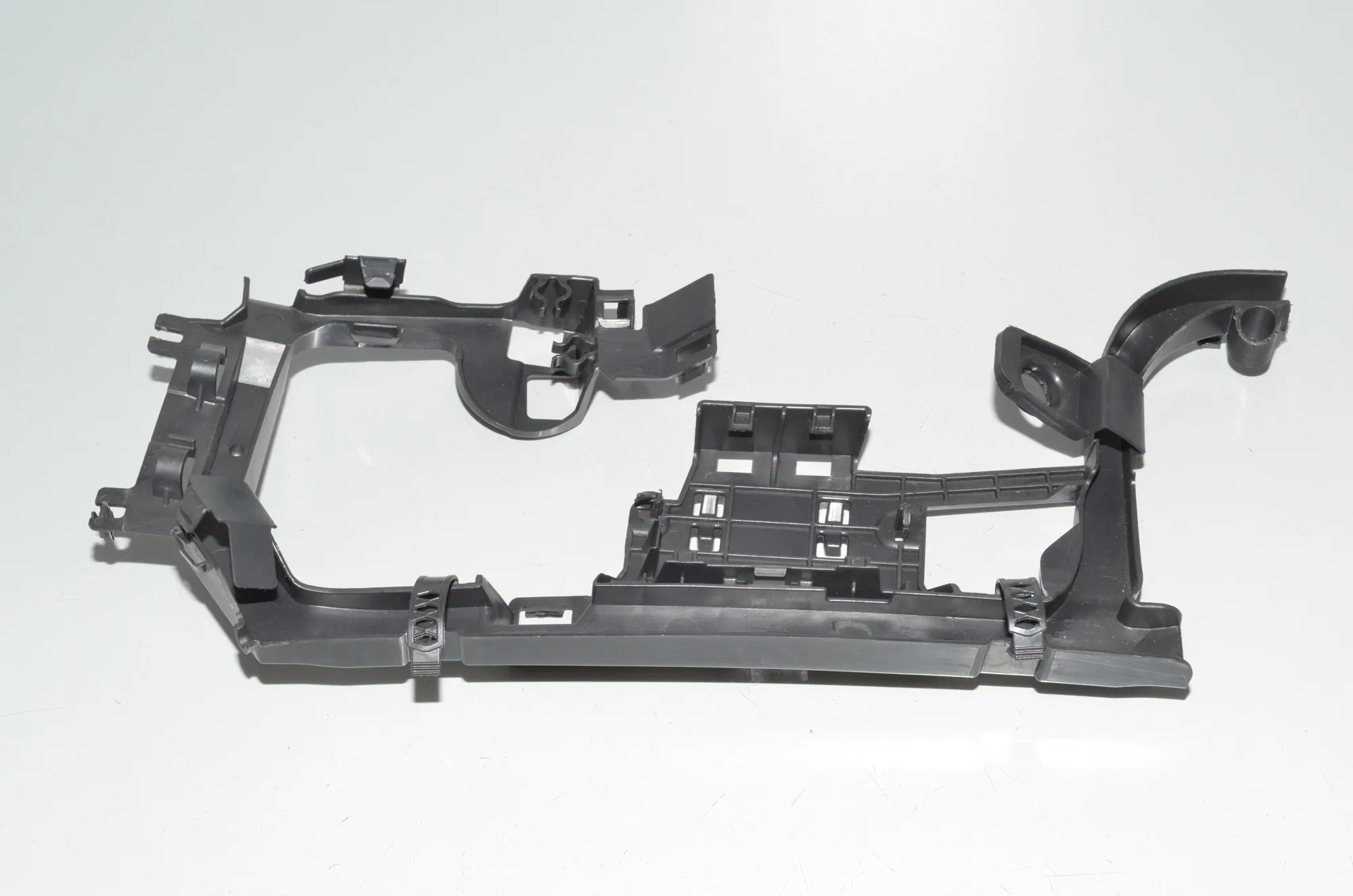 Bracket – OEM 9275917 · BMW 3 (F30, F80) 320 i Efficient Dynamics 2014 – 3