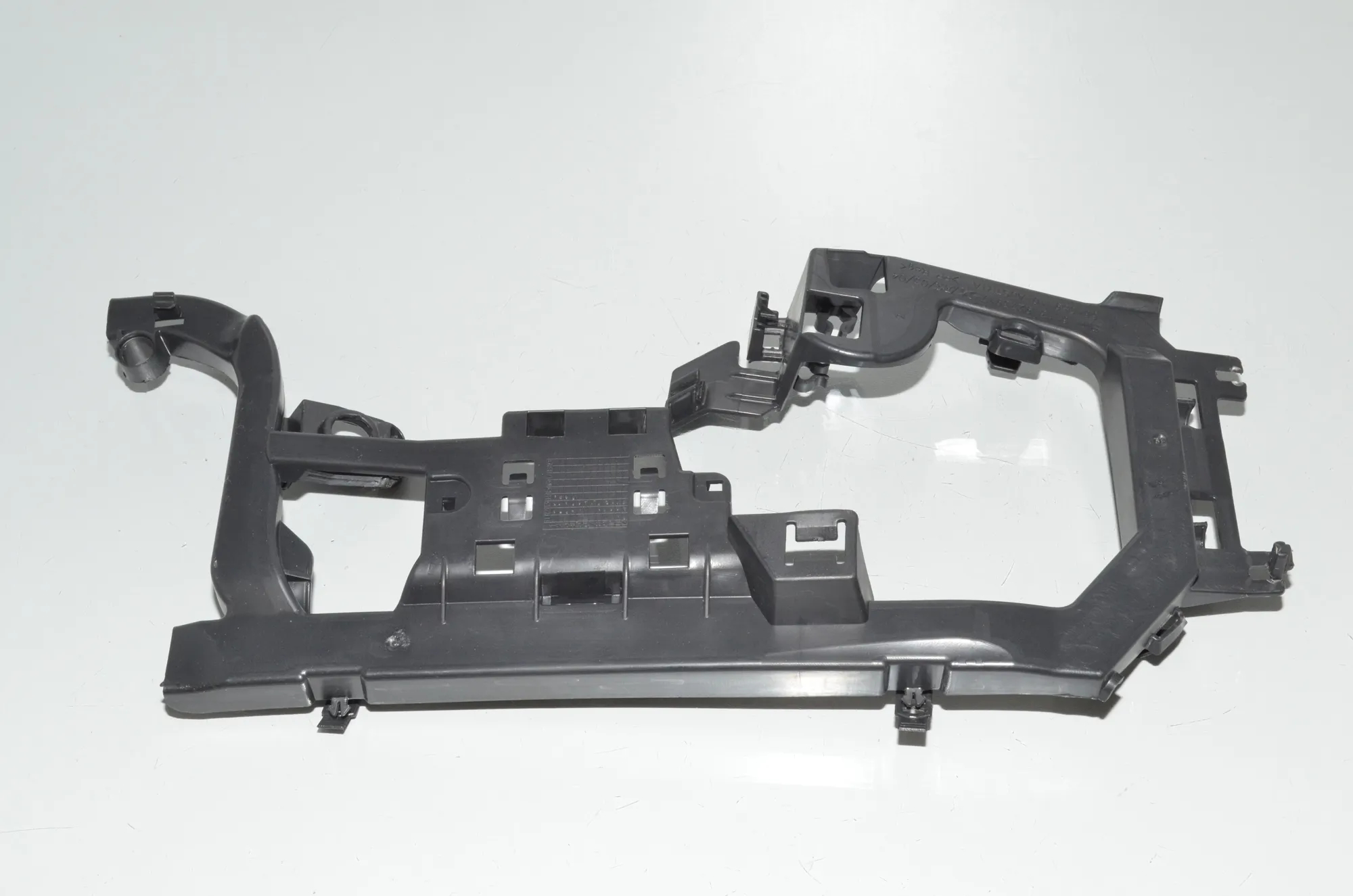 Bracket – OEM 9275917 · BMW 3 (F30, F80) 320 i Efficient Dynamics 2014