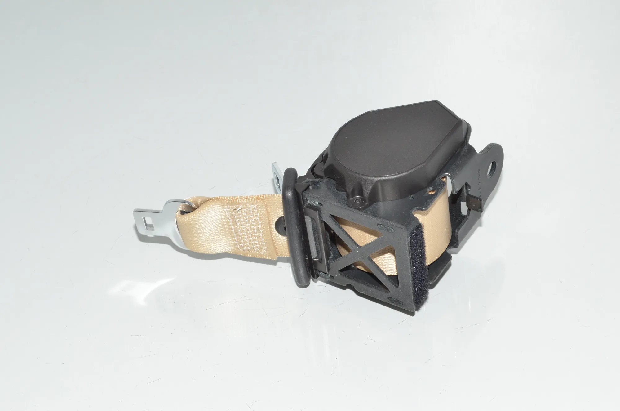 Rear Middle Seatbelt – OEM 7310214 · BMW 3 (F30, F80) 320 i Efficient Dynamics 2014 – 4