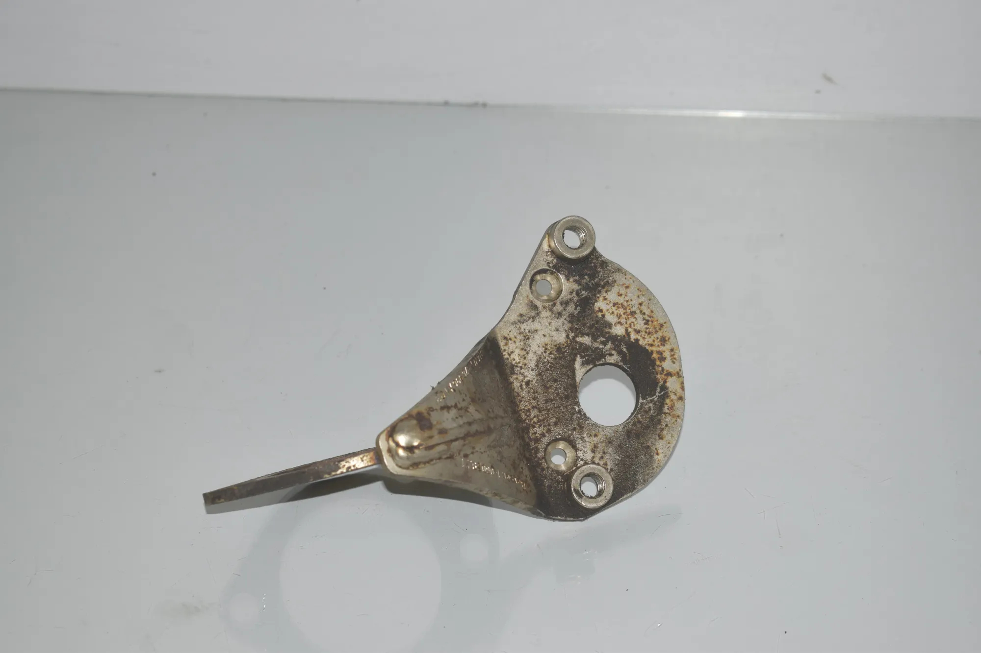 Bracket – OEM 7576996 · BMW X6 (E71, E72) xDrive 50 i 2009 – 3