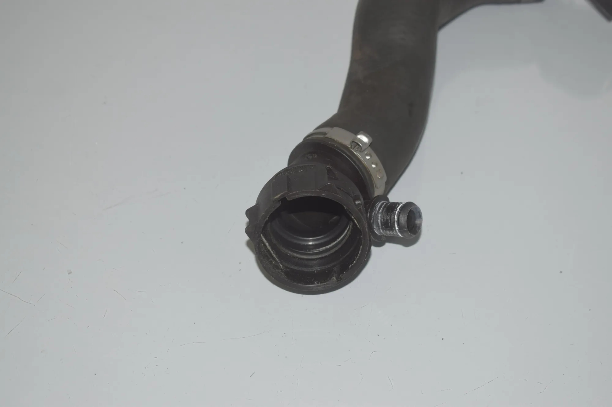 Right Side Cooling Radiator Hose – OEM 7576358 · BMW X6 (E71, E72) xDrive 50 i 2009 – 5