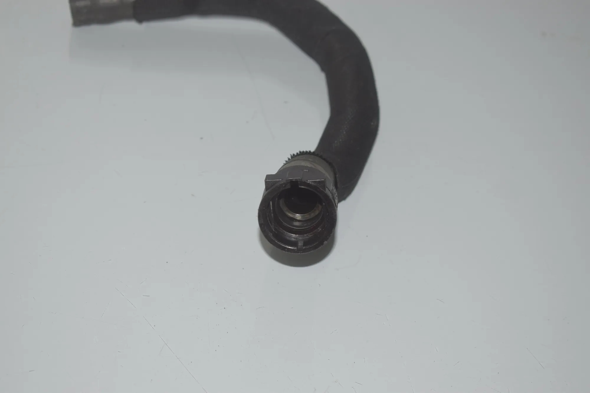 Left Side Cooling Radiator Hose – OEM 7576371 · BMW X6 (E71, E72) xDrive 50 i 2009 – 3