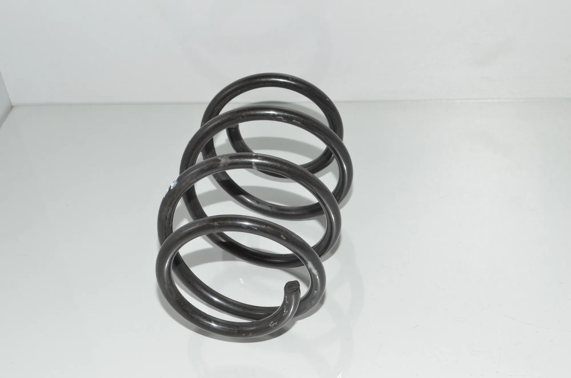 Front Left Coil Spring – OEM KBA91389 · BMW 3 (F30, F80) 320 i Efficient Dynamics 2014 – 4
