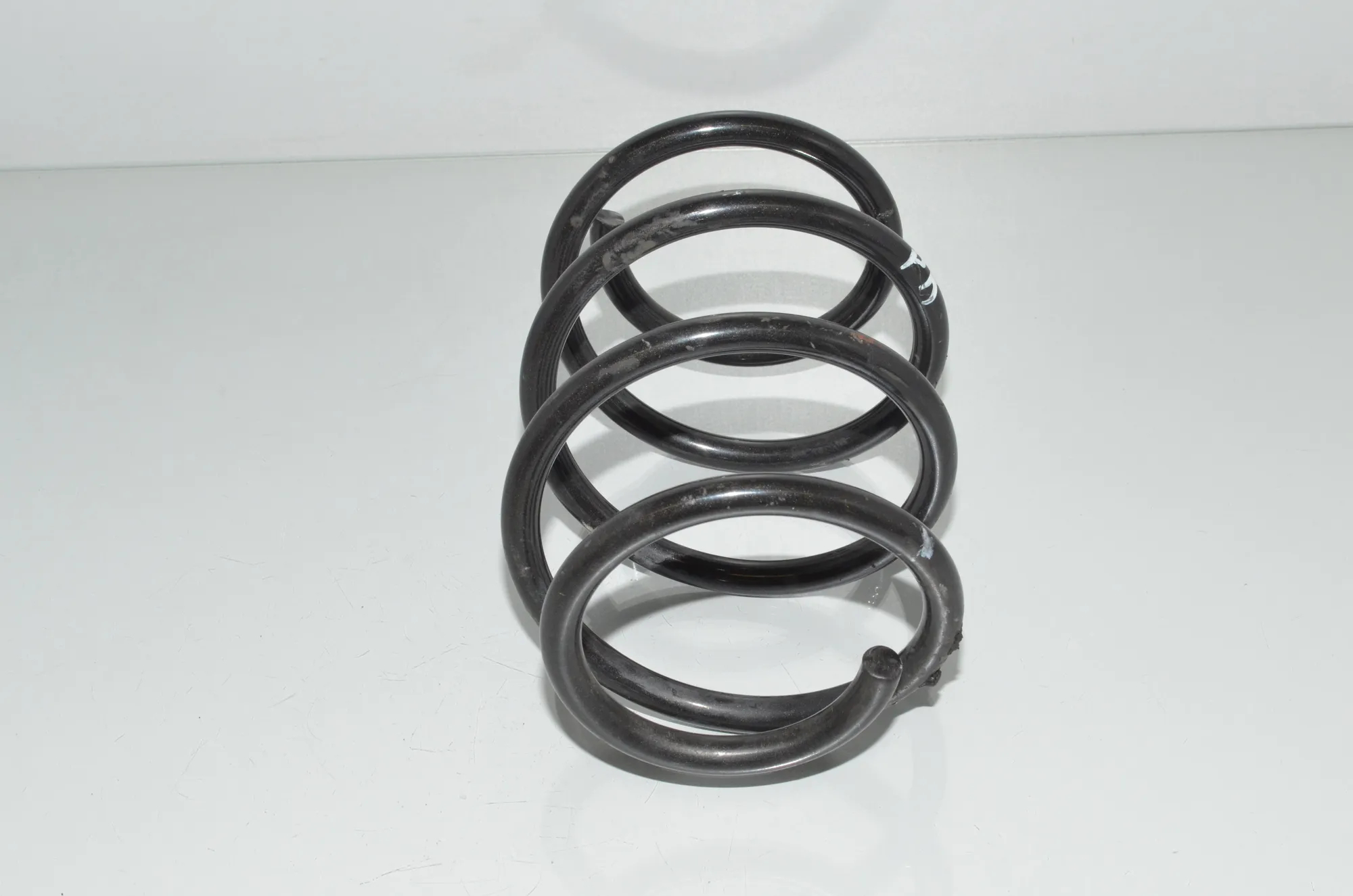 Front Left Coil Spring – OEM KBA91389 · BMW 3 (F30, F80) 320 i Efficient Dynamics 2014