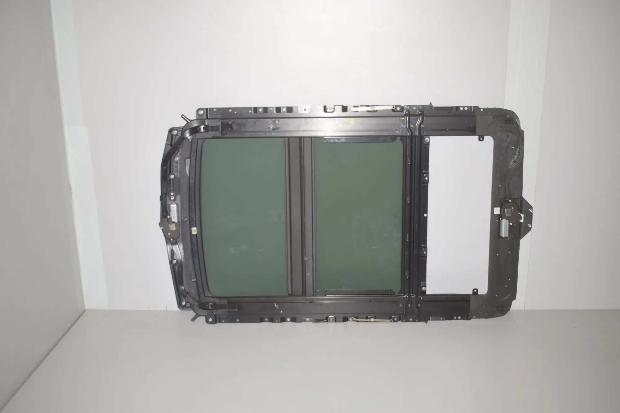Sunroof – OEM 8038192 · BMW 5 Touring (F11) M 550 d xDrive 2012 – 6