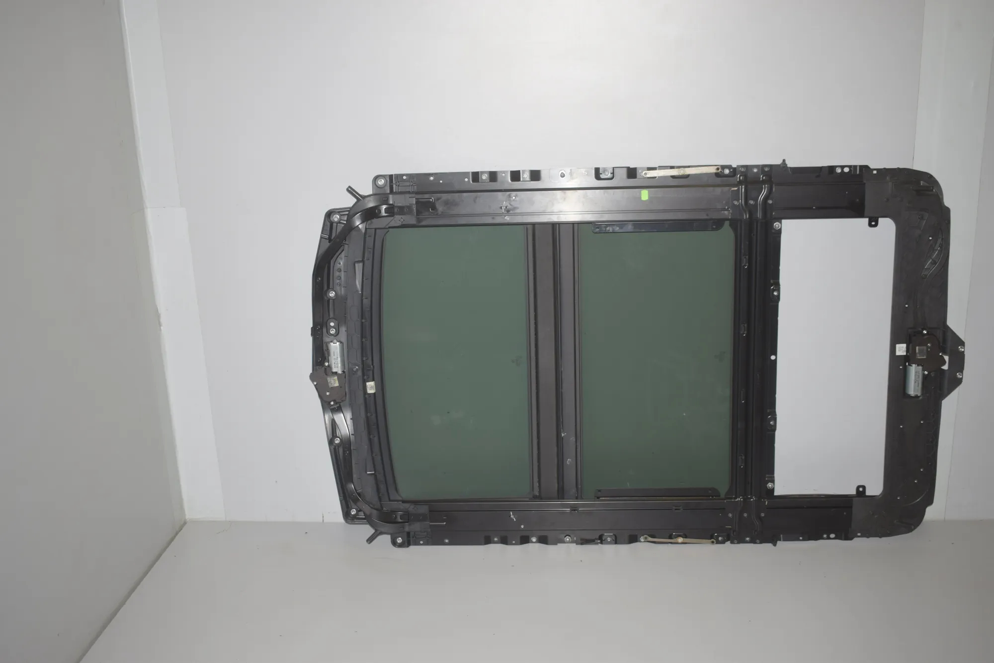 Sunroof – OEM 8038192 · BMW 5 Touring (F11) M 550 d xDrive 2012 – 5