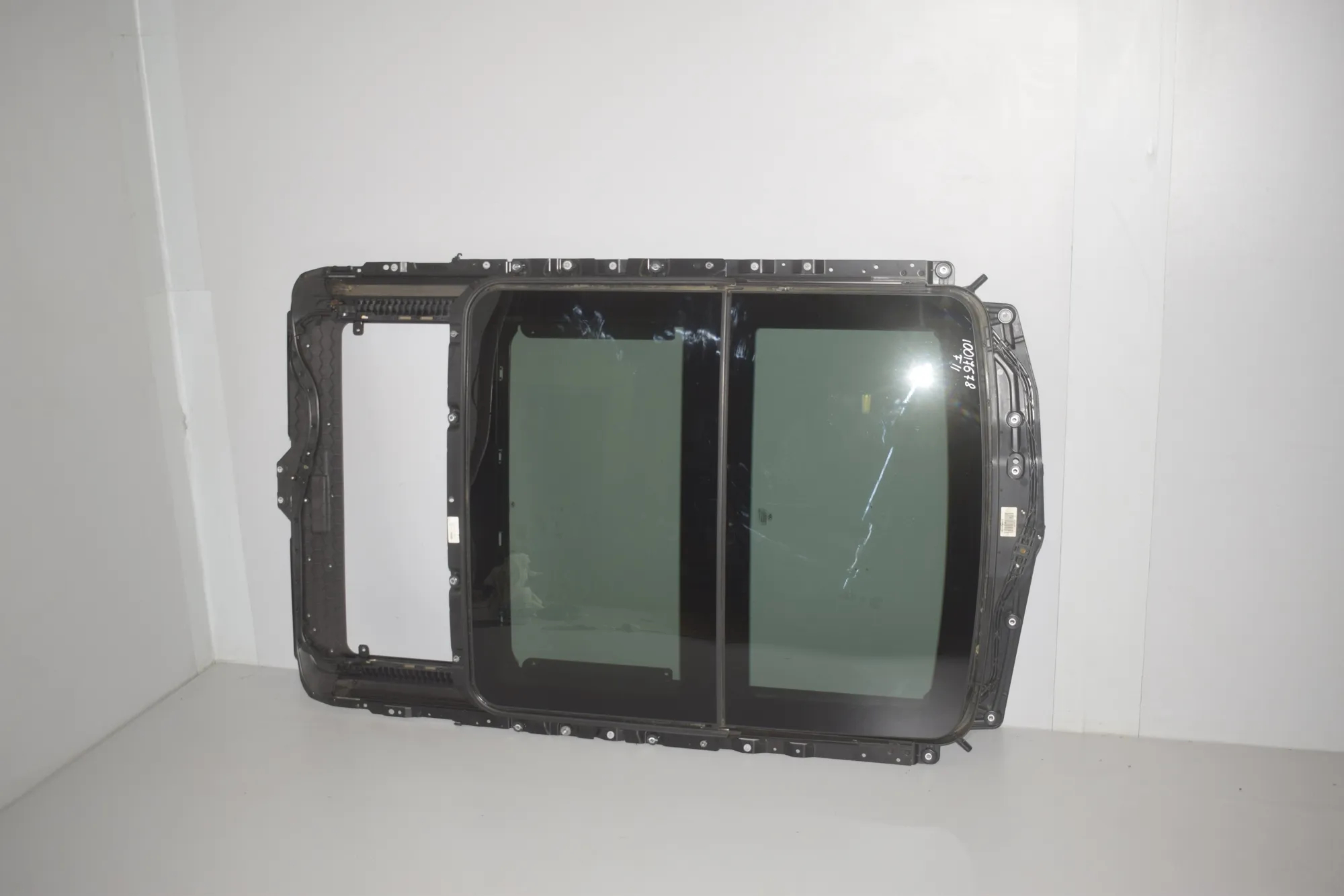Sunroof – OEM 8038192 · BMW 5 Touring (F11) M 550 d xDrive 2012 – 3